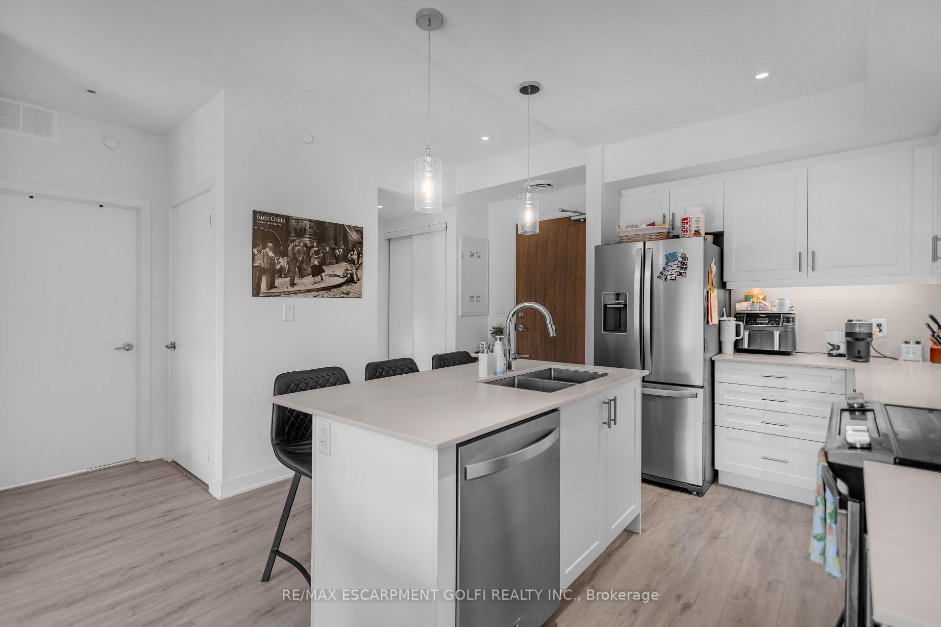 Photo 10 of Unit 208, 16 Markle Crescent, Hamilton, Ancaster — HOMEH