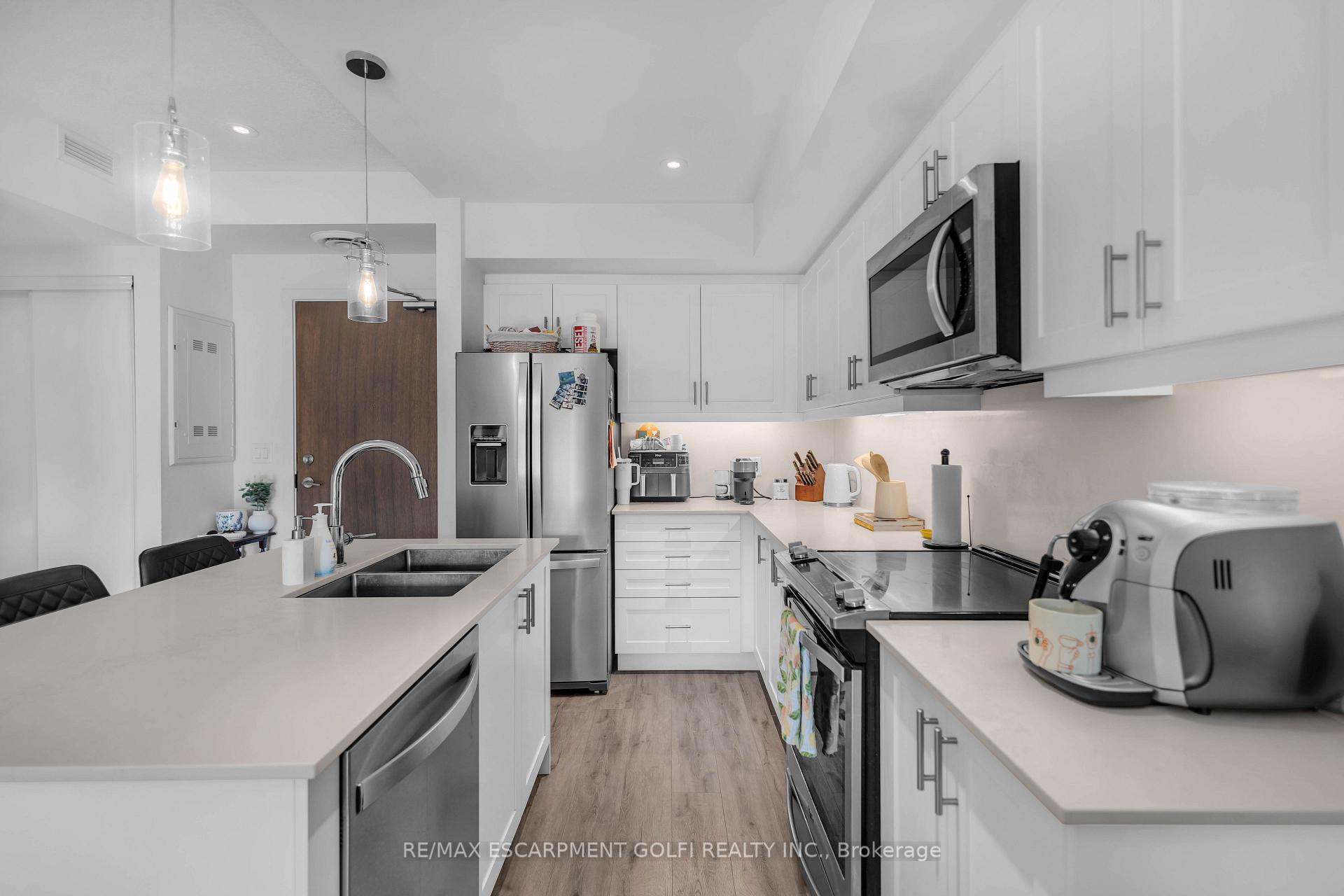 Photo 11 of Unit 208, 16 Markle Crescent, Hamilton, Ancaster — HOMEH