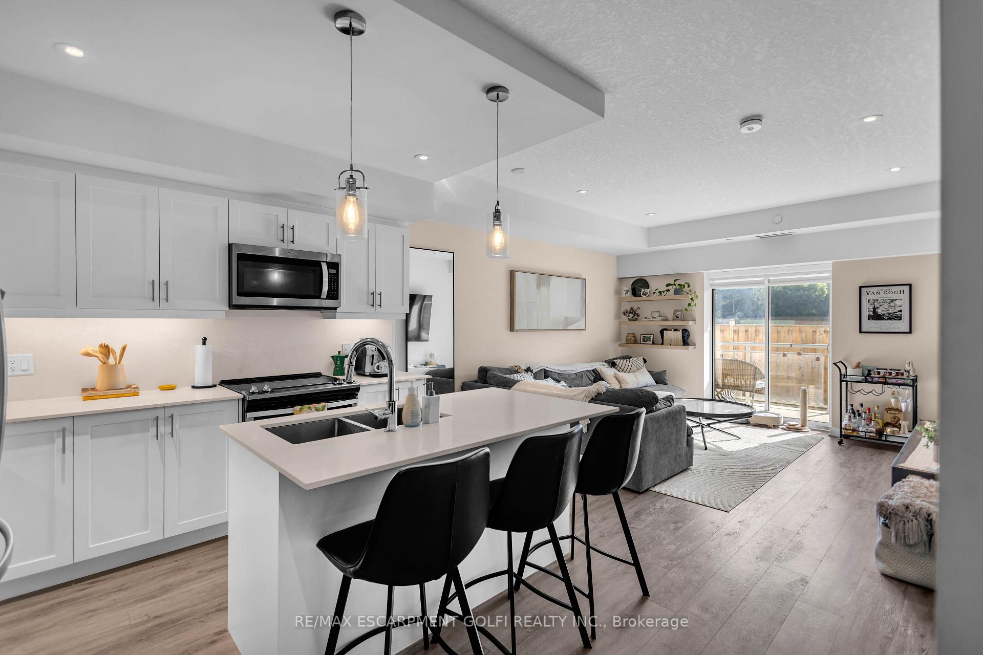 Photo 13 of Unit 208, 16 Markle Crescent, Hamilton, Ancaster — HOMEH