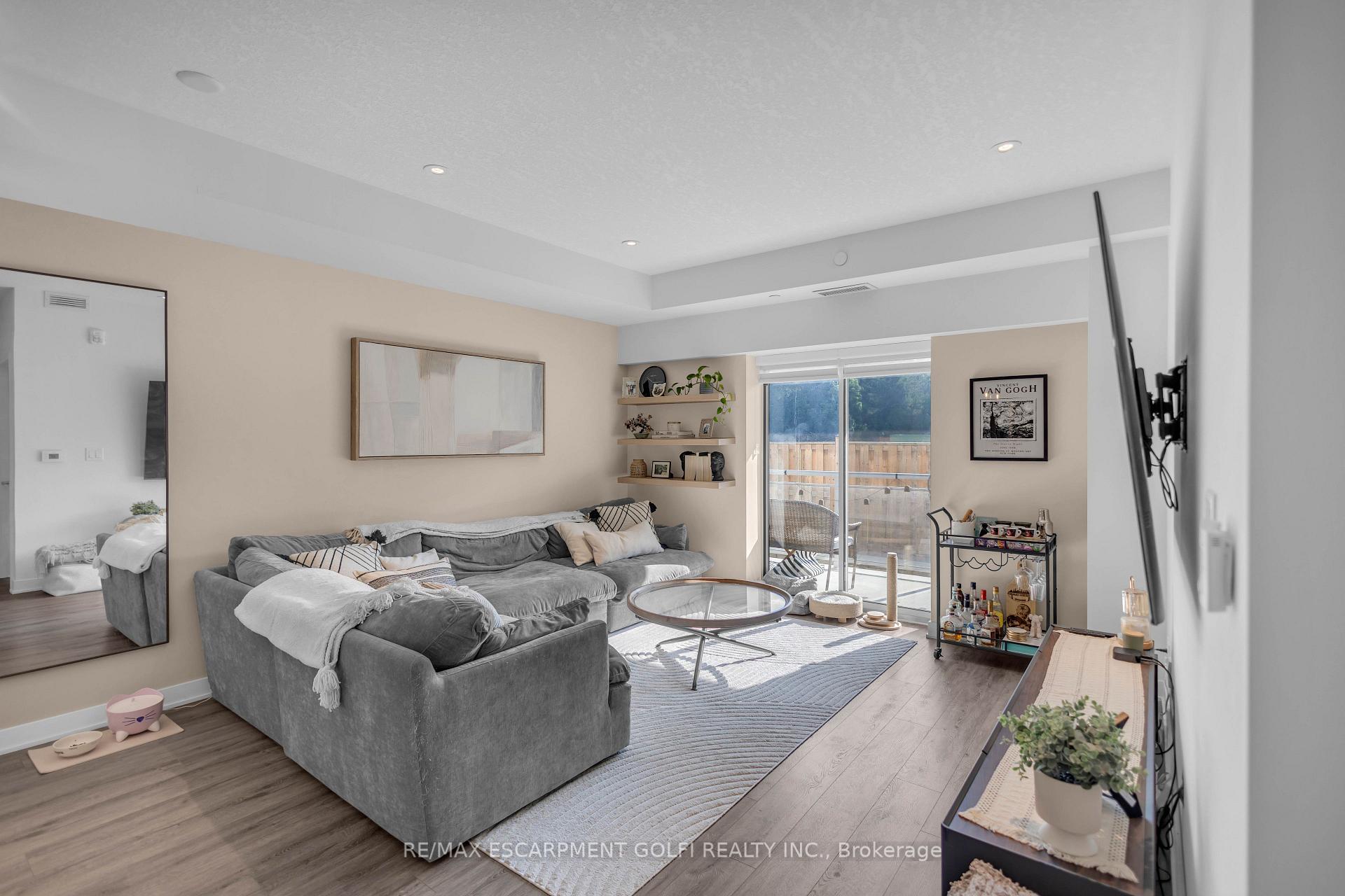 Photo 14 of Unit 208, 16 Markle Crescent, Hamilton, Ancaster — HOMEH
