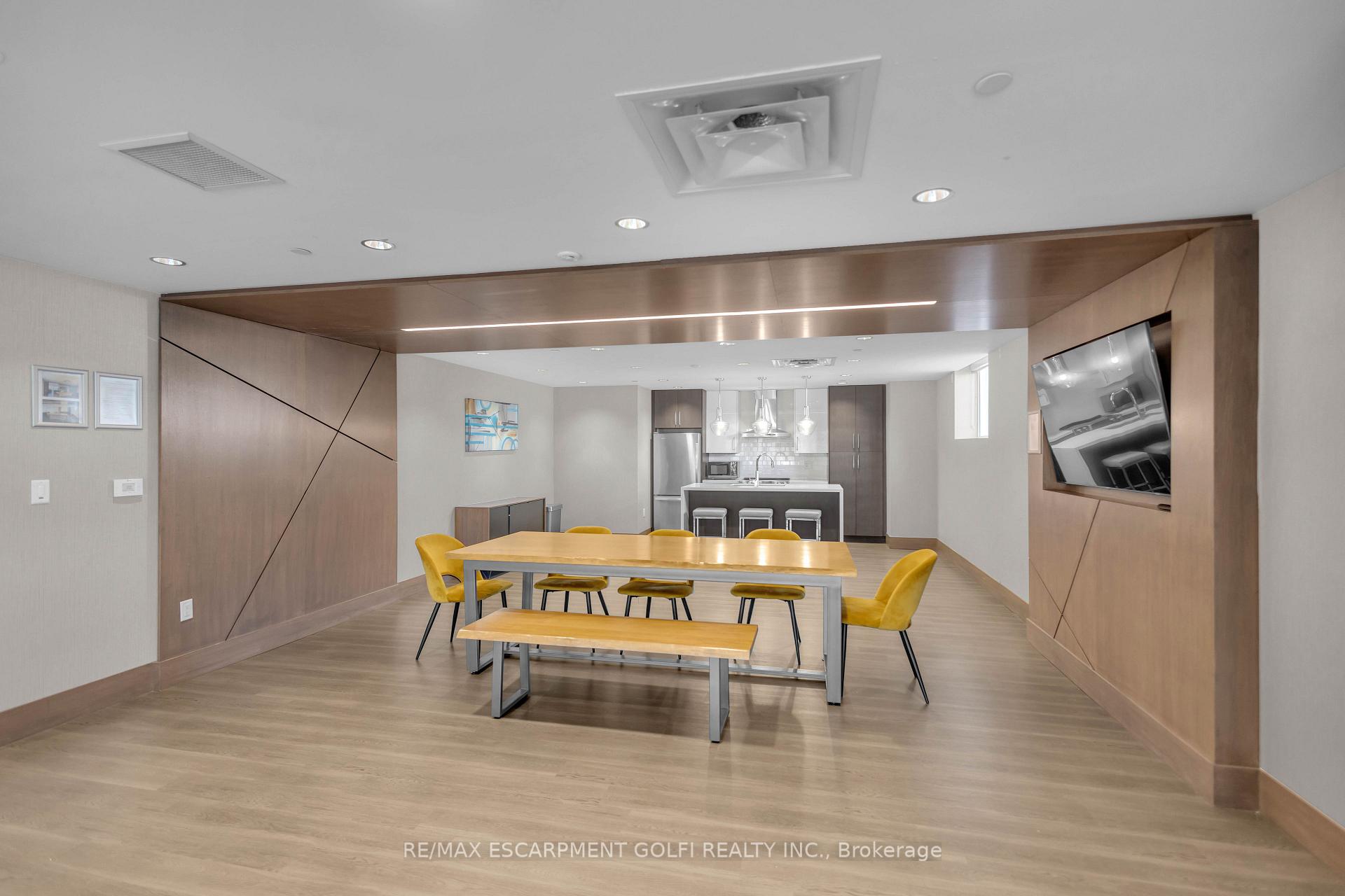 Photo 34 of Unit 208, 16 Markle Crescent, Hamilton, Ancaster — HOMEH