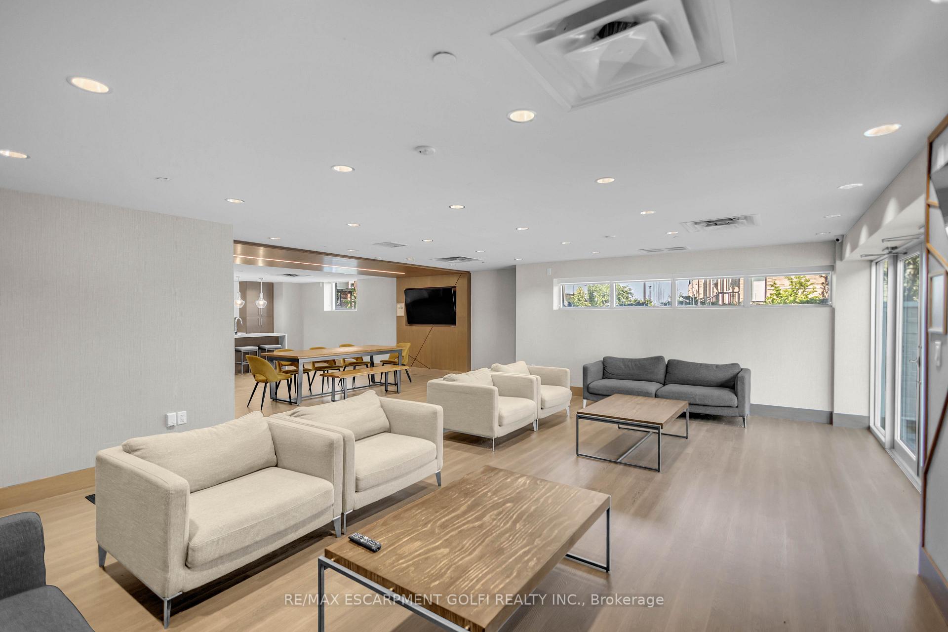 Photo 36 of Unit 208, 16 Markle Crescent, Hamilton, Ancaster — HOMEH