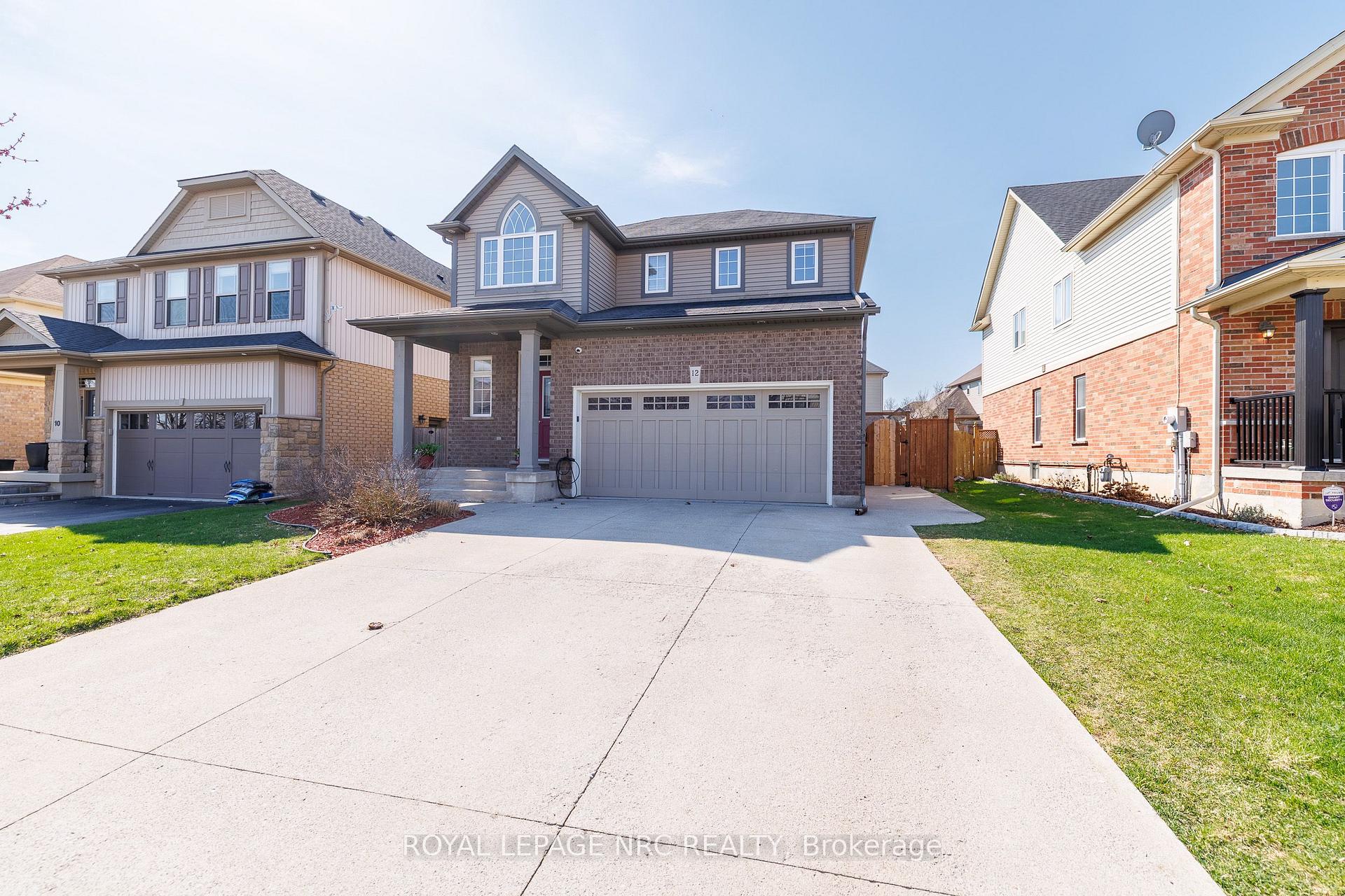 Photo 3 of 12 Wilfrid Laurier Crescent, St. Catharines, Secord Woods — HOMEH