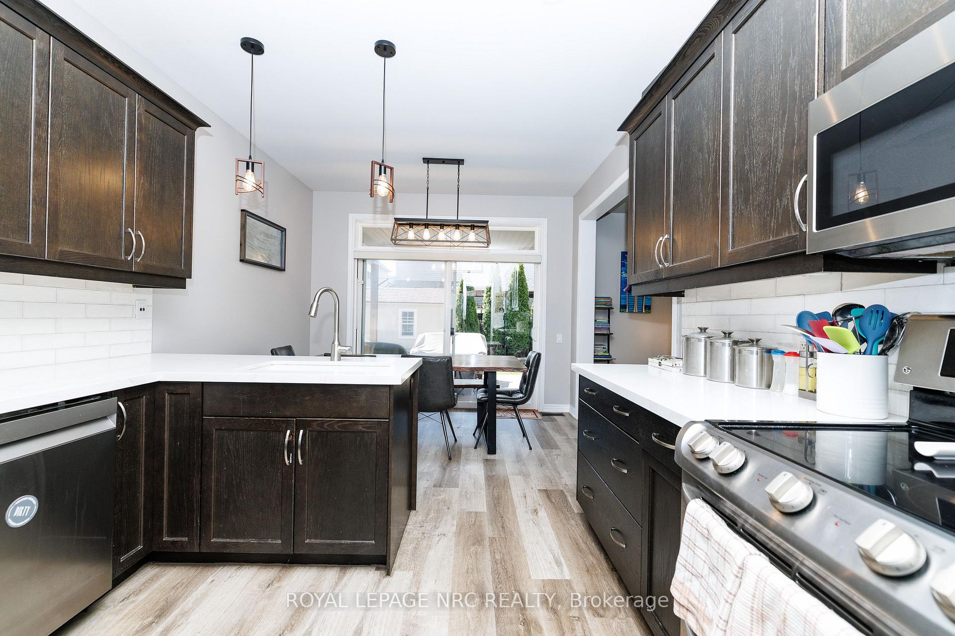 Photo 7 of 12 Wilfrid Laurier Crescent, St. Catharines, Secord Woods — HOMEH
