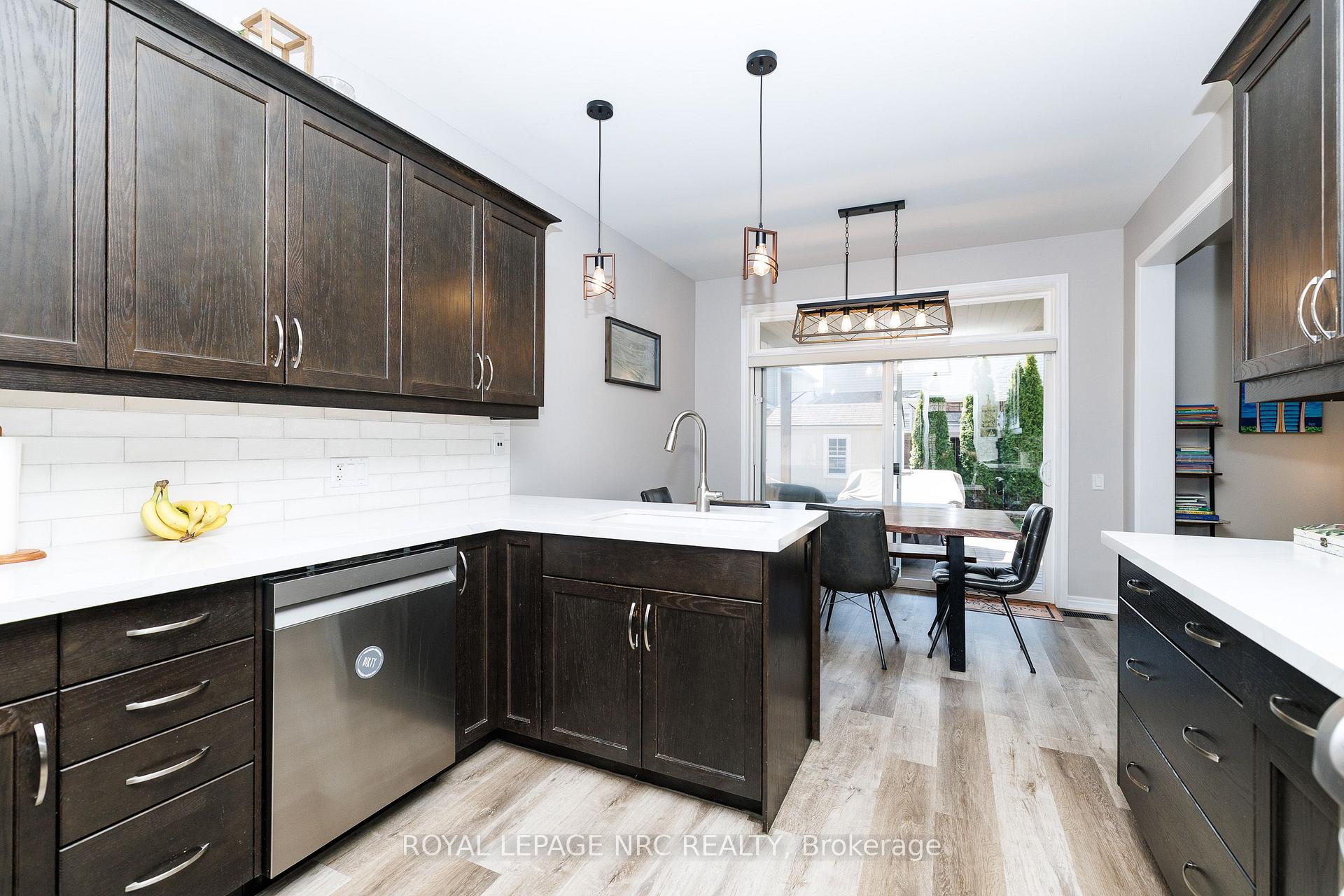 Photo 8 of 12 Wilfrid Laurier Crescent, St. Catharines, Secord Woods — HOMEH