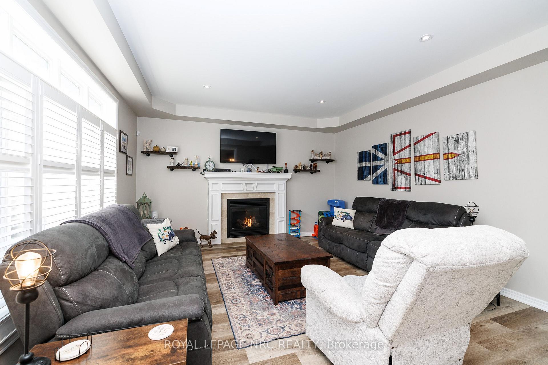 Photo 13 of 12 Wilfrid Laurier Crescent, St. Catharines, Secord Woods — HOMEH