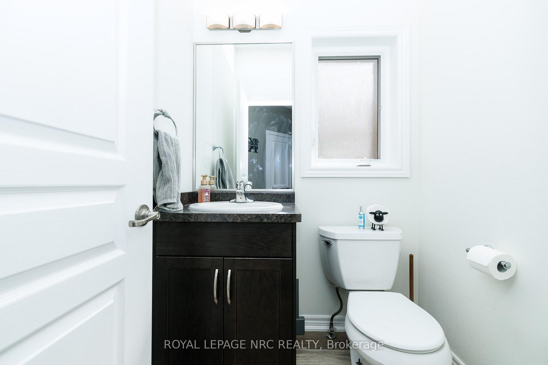 Photo 14 of 12 Wilfrid Laurier Crescent, St. Catharines, Secord Woods — HOMEH