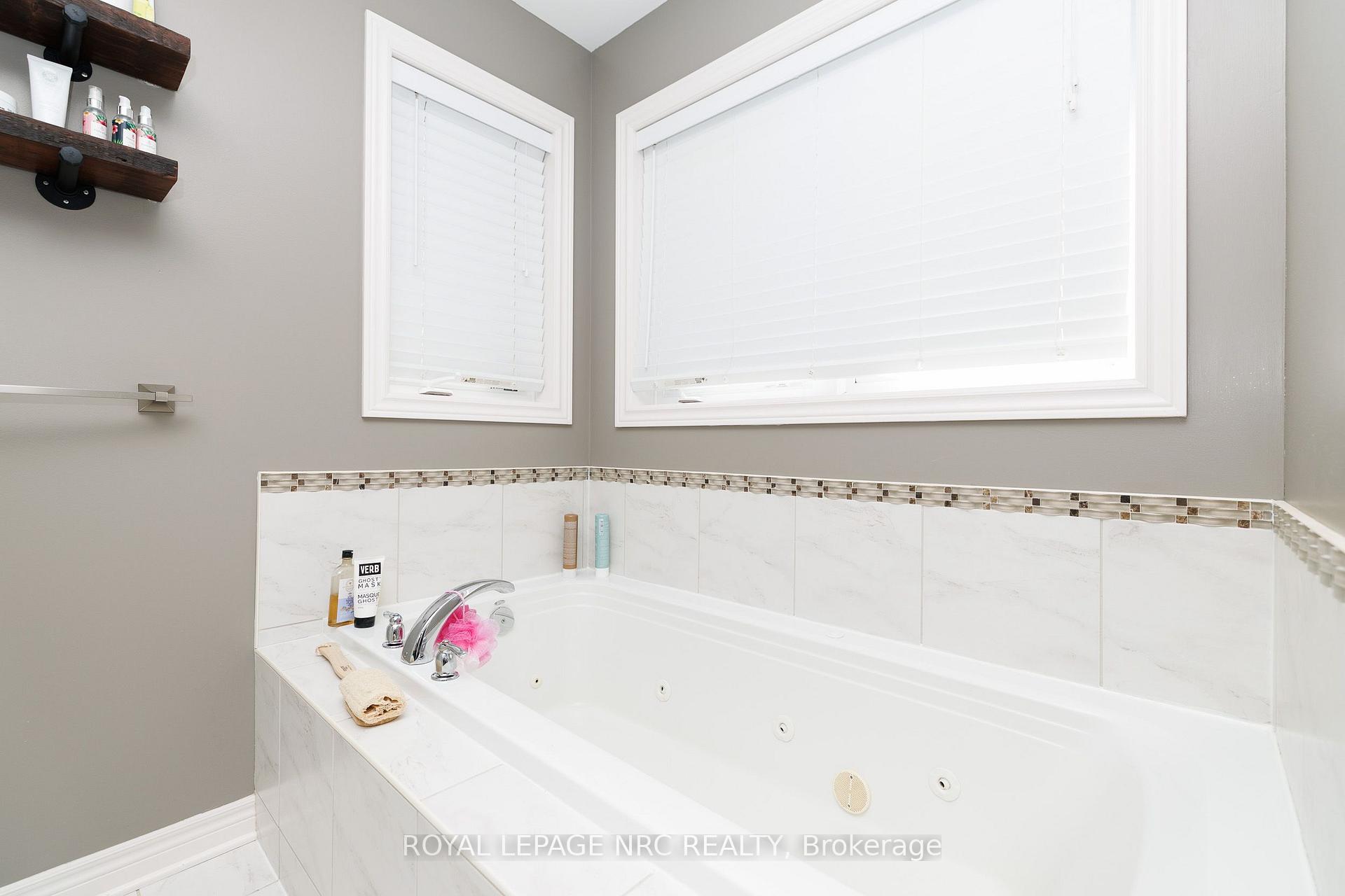 Photo 23 of 12 Wilfrid Laurier Crescent, St. Catharines, Secord Woods — HOMEH