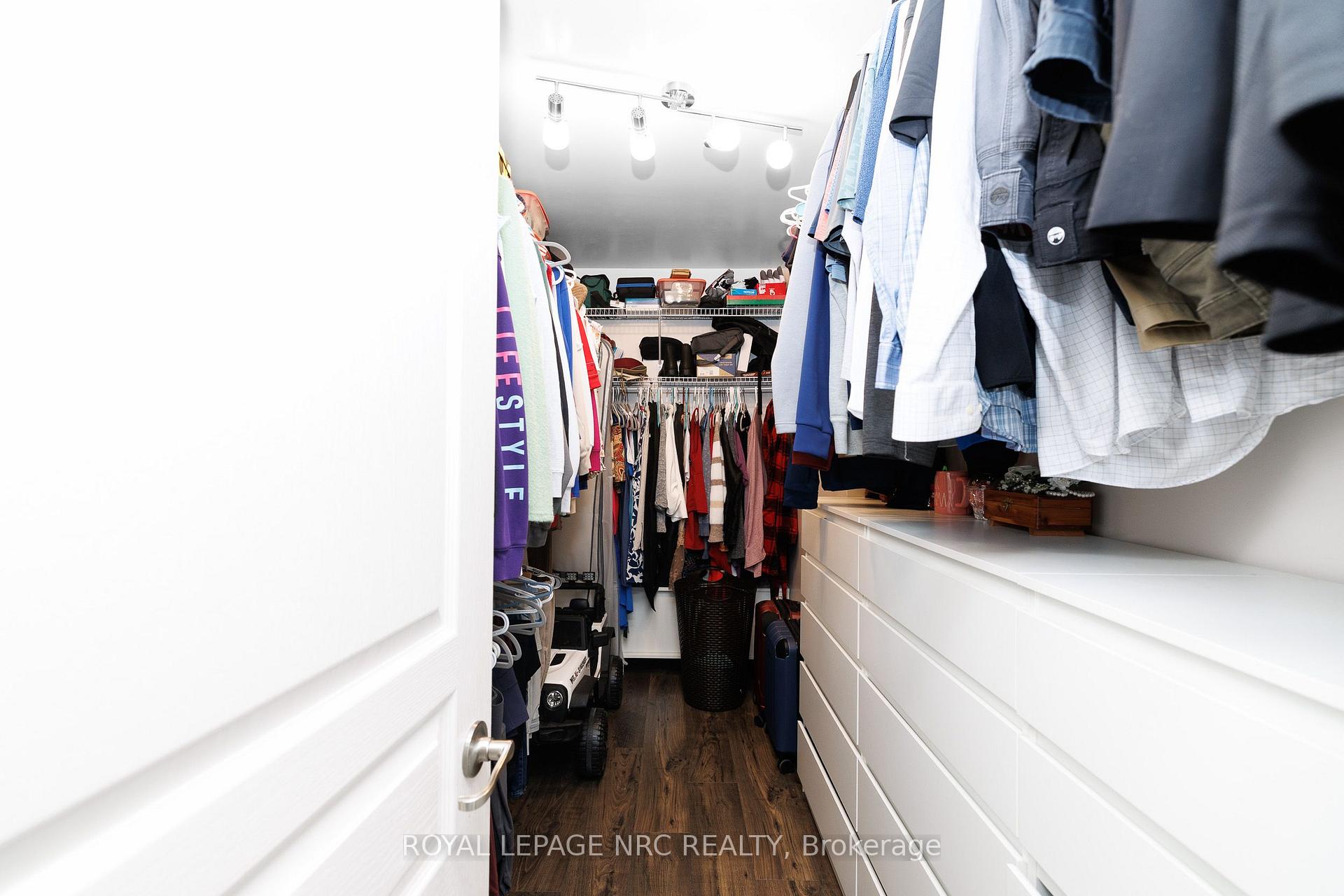 Photo 24 of 12 Wilfrid Laurier Crescent, St. Catharines, Secord Woods — HOMEH