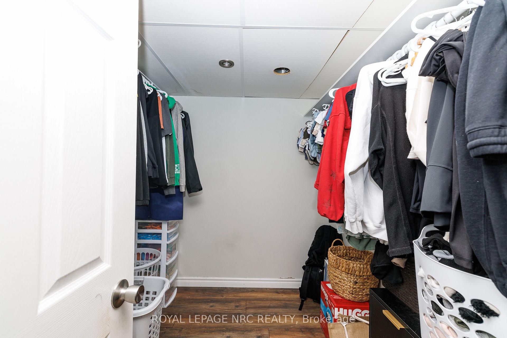 Photo 35 of 12 Wilfrid Laurier Crescent, St. Catharines, Secord Woods — HOMEH