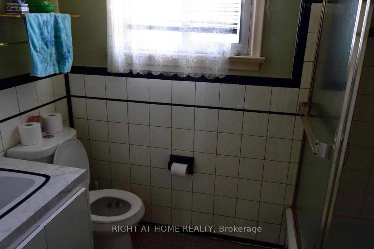 Photo 13 of 2436 Islington Avenue, Etobicoke, Rexdale-Kipling — HOMEH