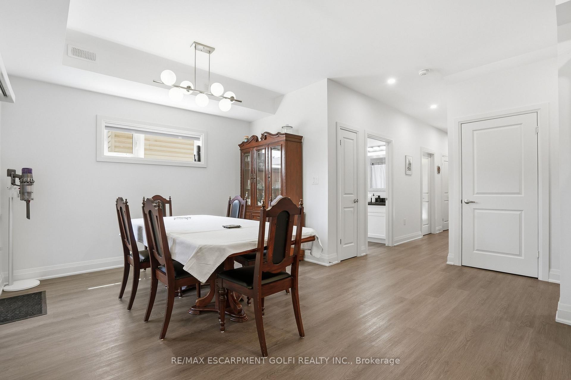 Photo 9 of 8 Nash Street, St. Catharines, Western Hill — HOMEH