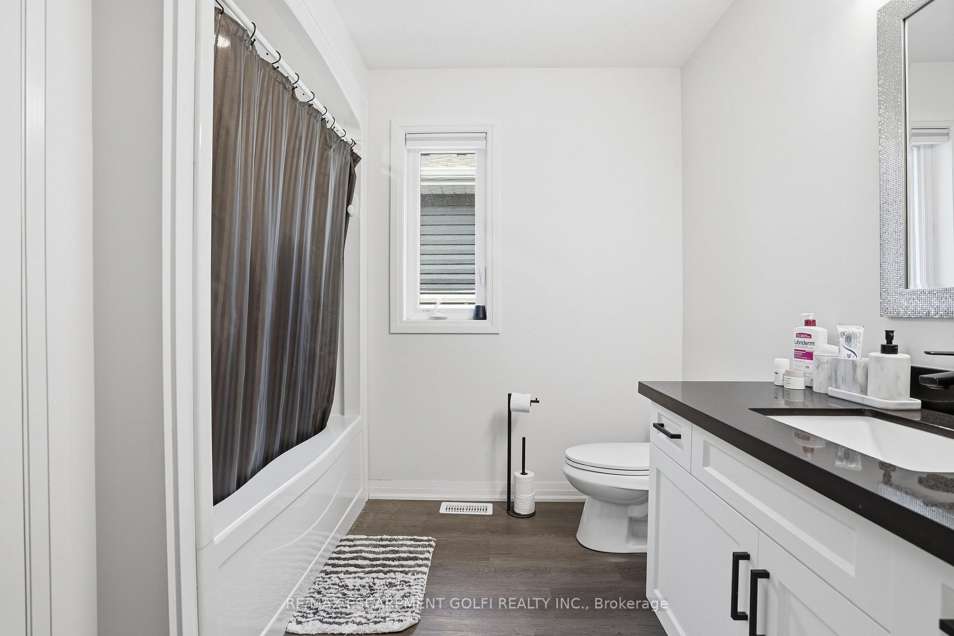 Photo 17 of 8 Nash Street, St. Catharines, Western Hill — HOMEH