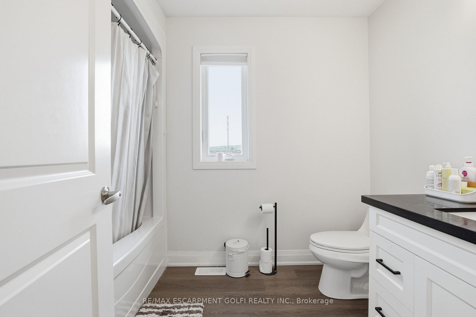 Photo 20 of 8 Nash Street, St. Catharines, Western Hill — HOMEH