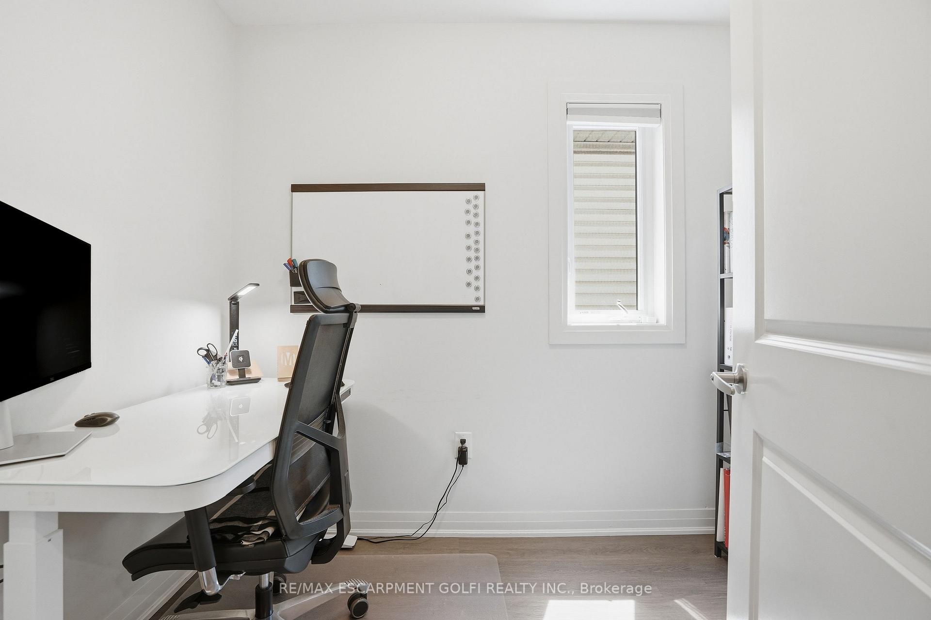 Photo 21 of 8 Nash Street, St. Catharines, Western Hill — HOMEH