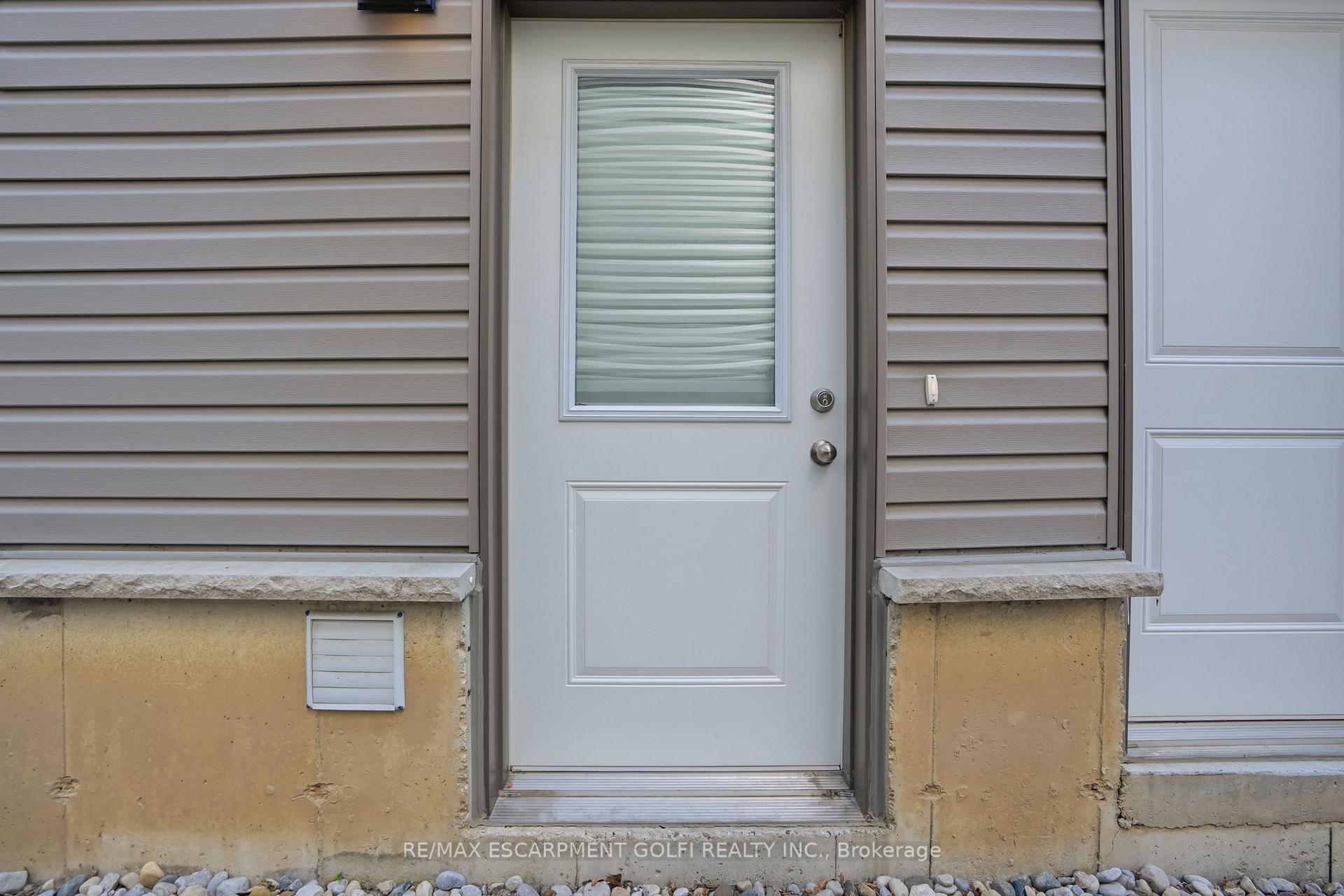 Photo 25 of 8 Nash Street, St. Catharines, Western Hill — HOMEH