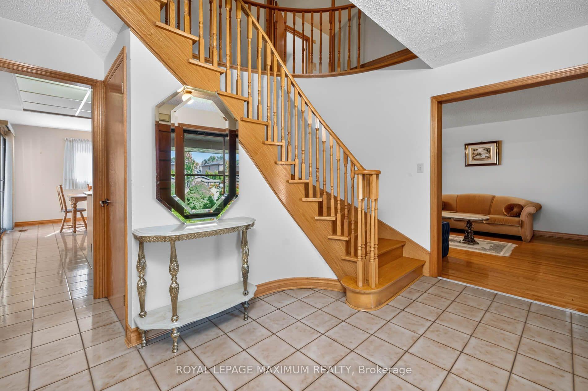 Photo 34 of 162 Wigwoss Drive, Vaughan, East Woodbridge — HOMEH