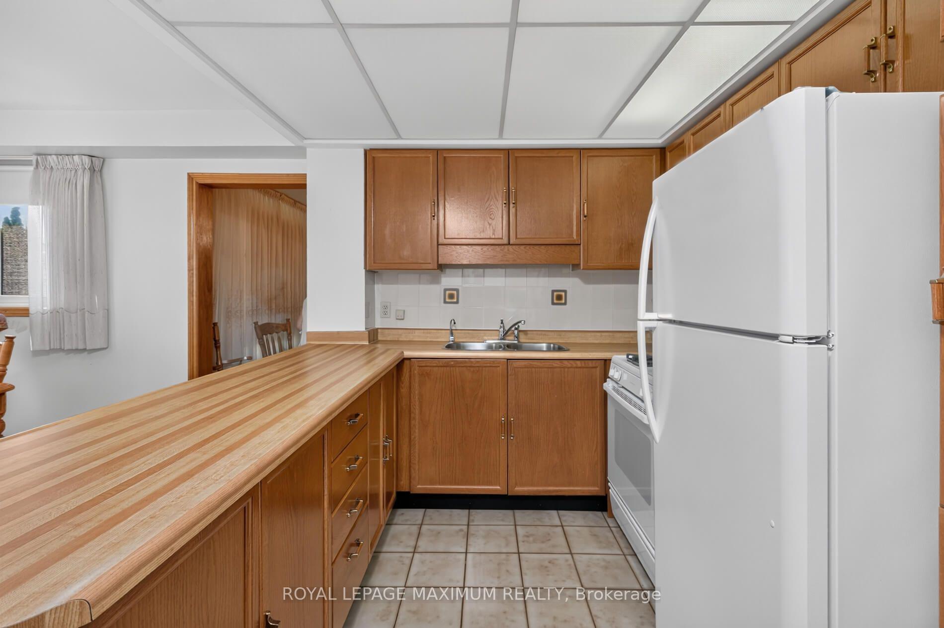 Photo 11 of 162 Wigwoss Drive, Vaughan, East Woodbridge — HOMEH