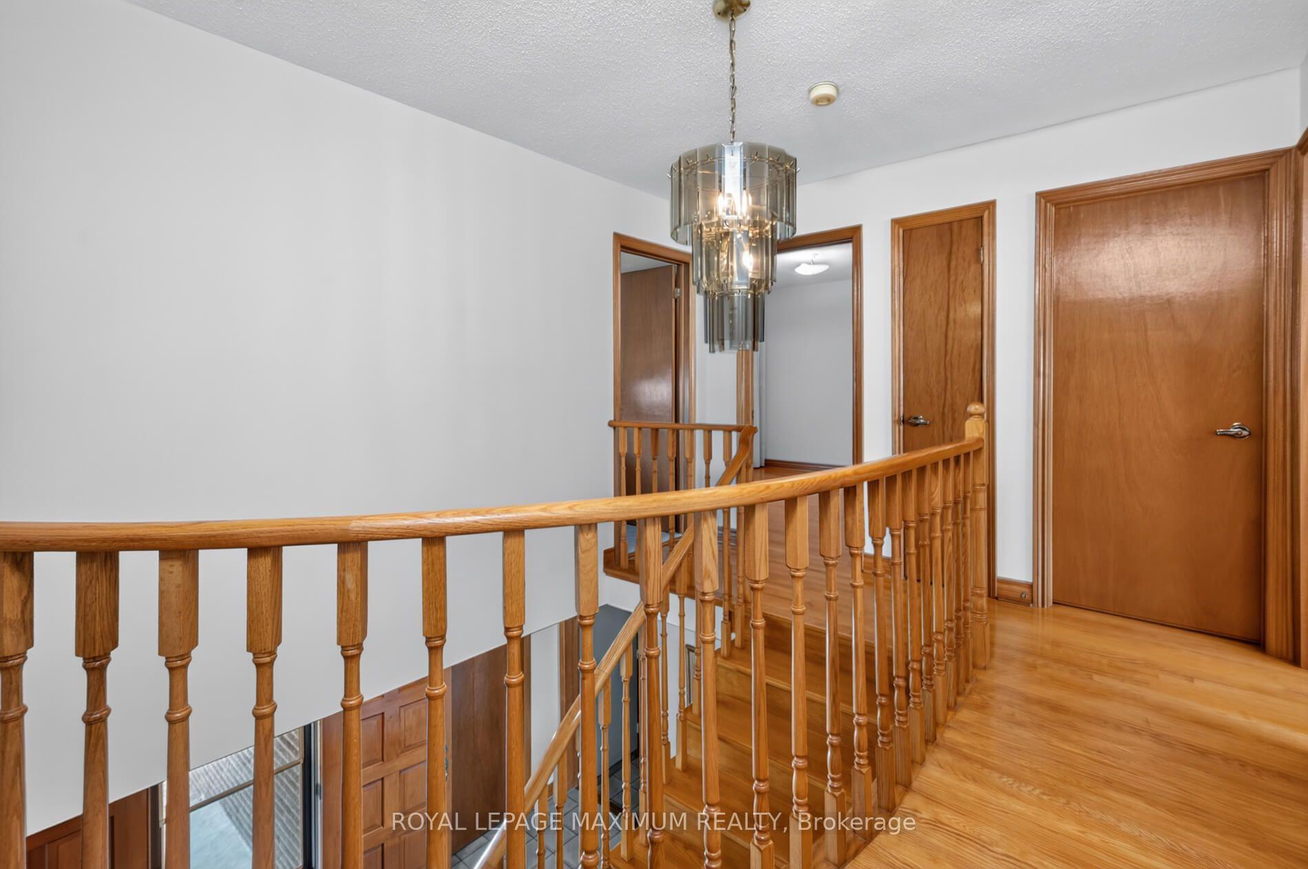 Photo 13 of 162 Wigwoss Drive, Vaughan, East Woodbridge — HOMEH