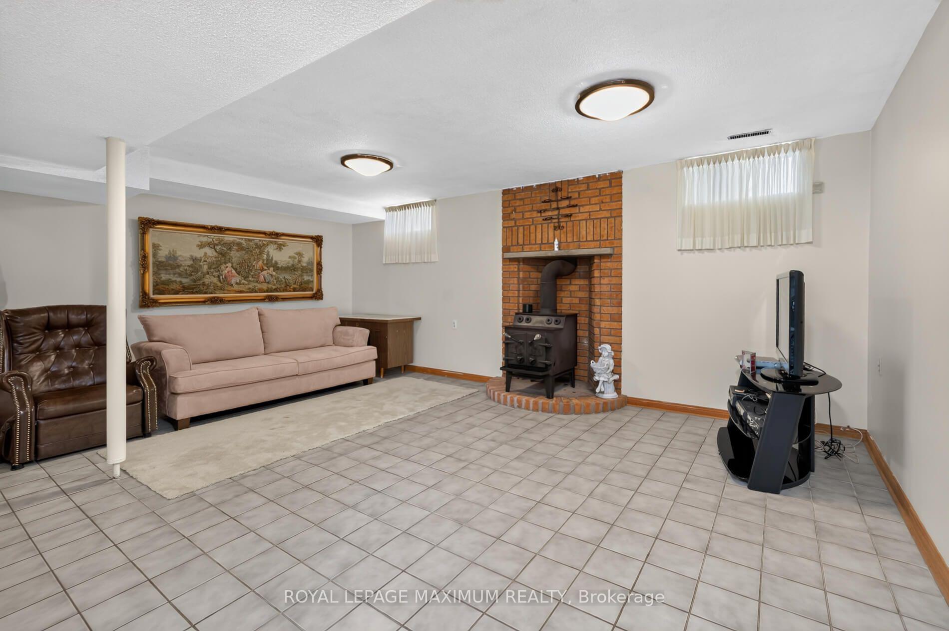Photo 22 of 162 Wigwoss Drive, Vaughan, East Woodbridge — HOMEH