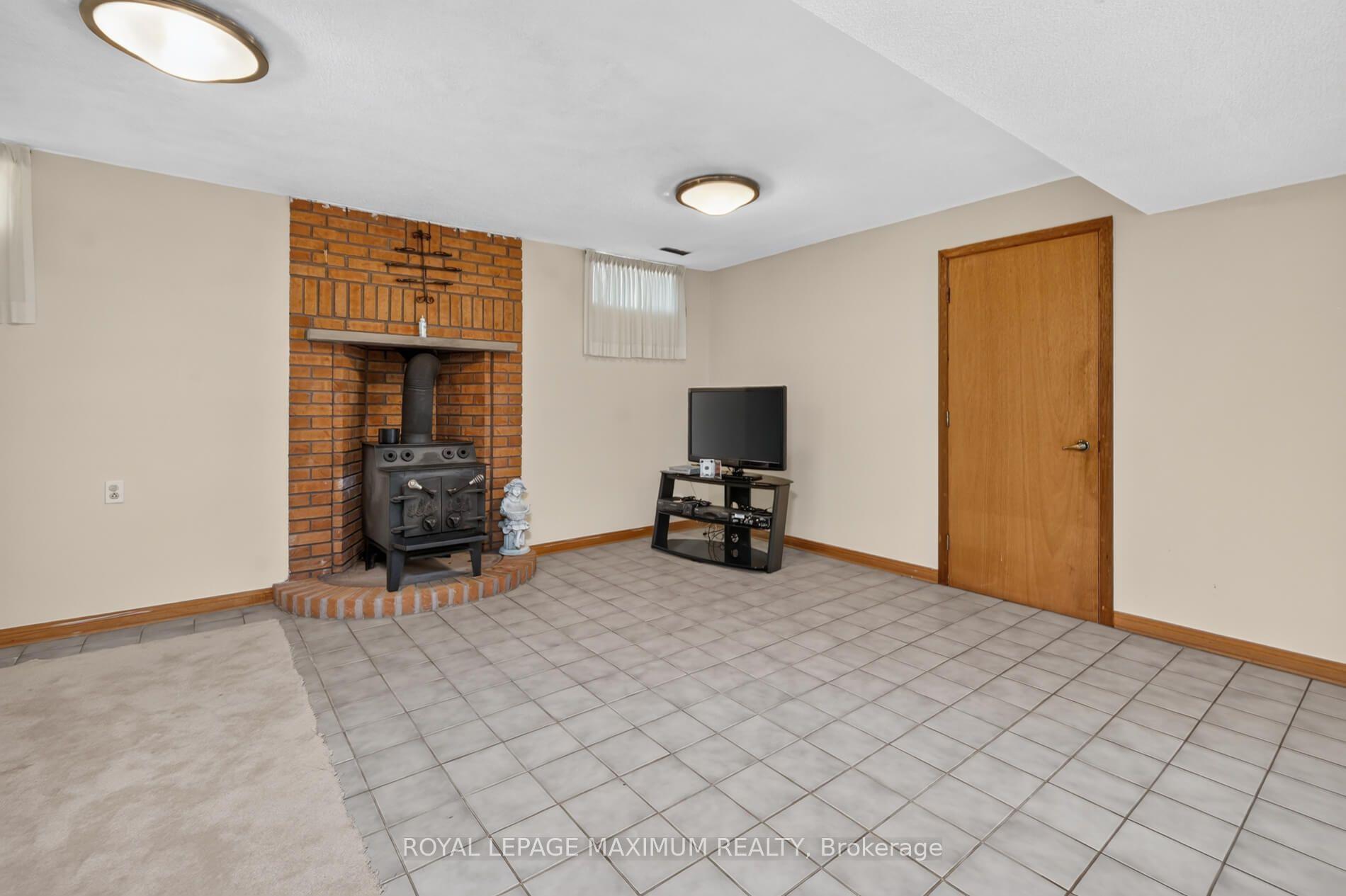 Photo 23 of 162 Wigwoss Drive, Vaughan, East Woodbridge — HOMEH