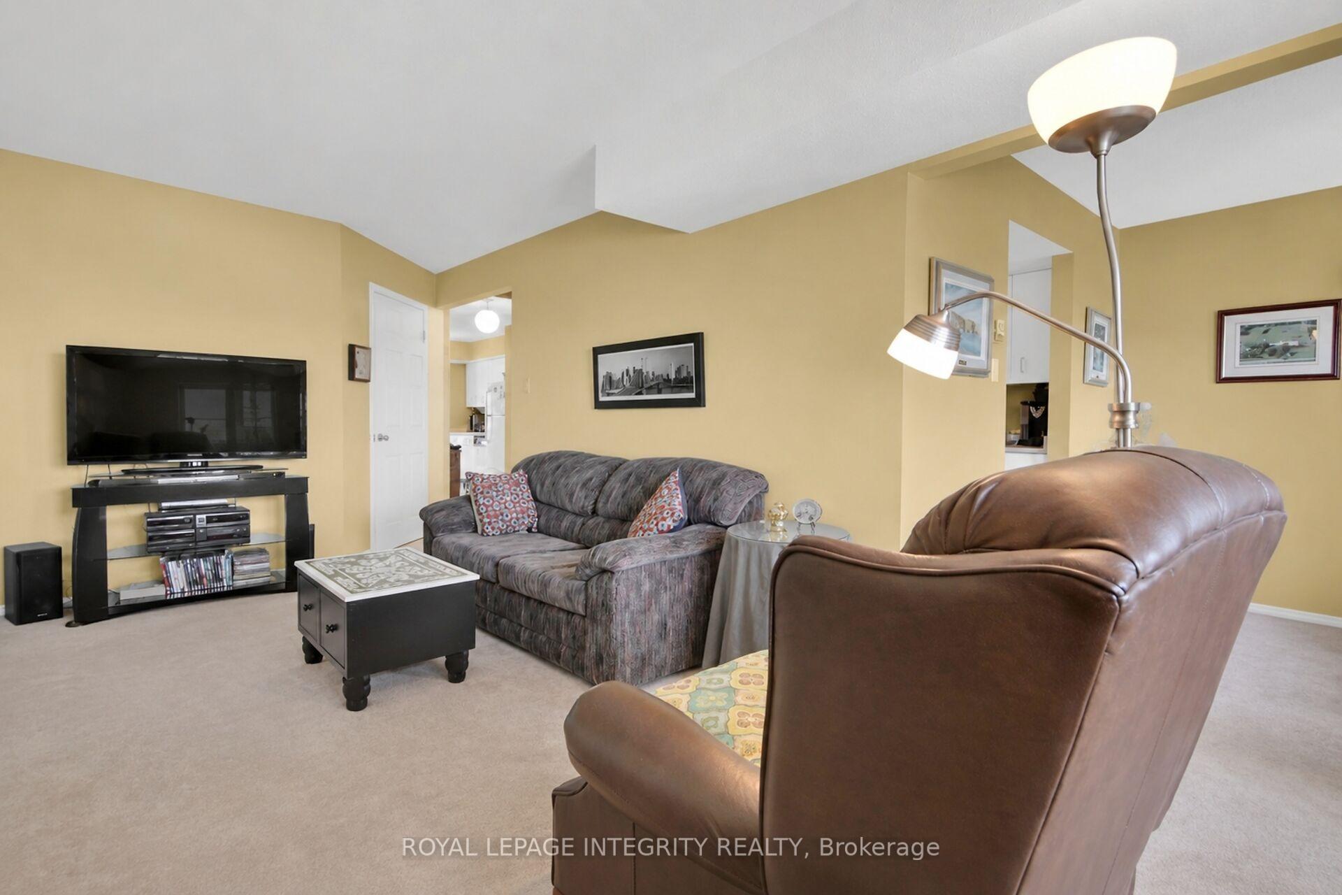 Photo 8 of Unit 302, 316 Lorry Greenberg Drive, Ottawa, Hunt Club Park/Greenboro — HOMEH