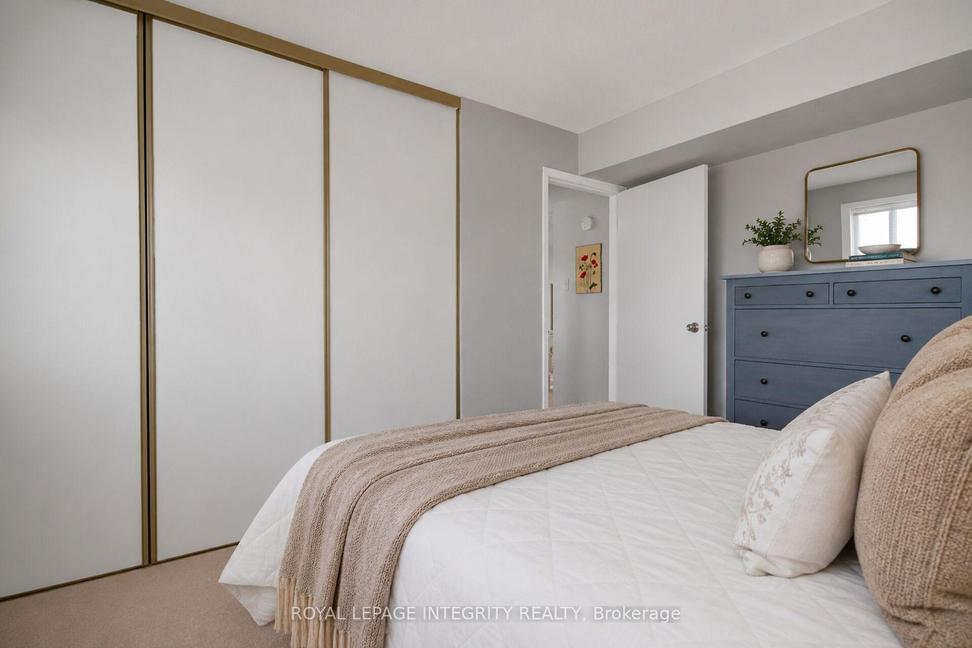 Photo 17 of Unit 302, 316 Lorry Greenberg Drive, Ottawa, Hunt Club Park/Greenboro — HOMEH