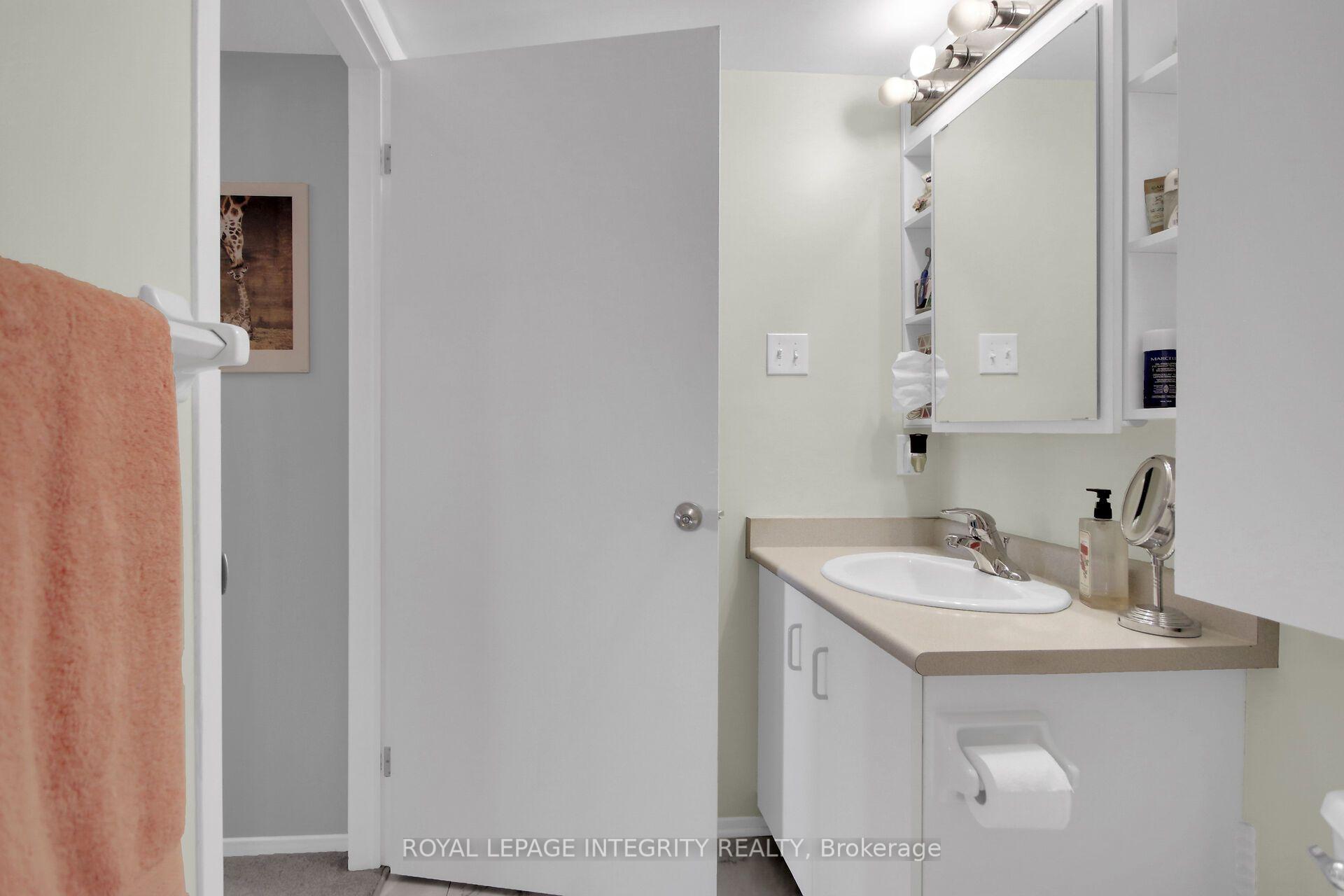 Photo 22 of Unit 302, 316 Lorry Greenberg Drive, Ottawa, Hunt Club Park/Greenboro — HOMEH