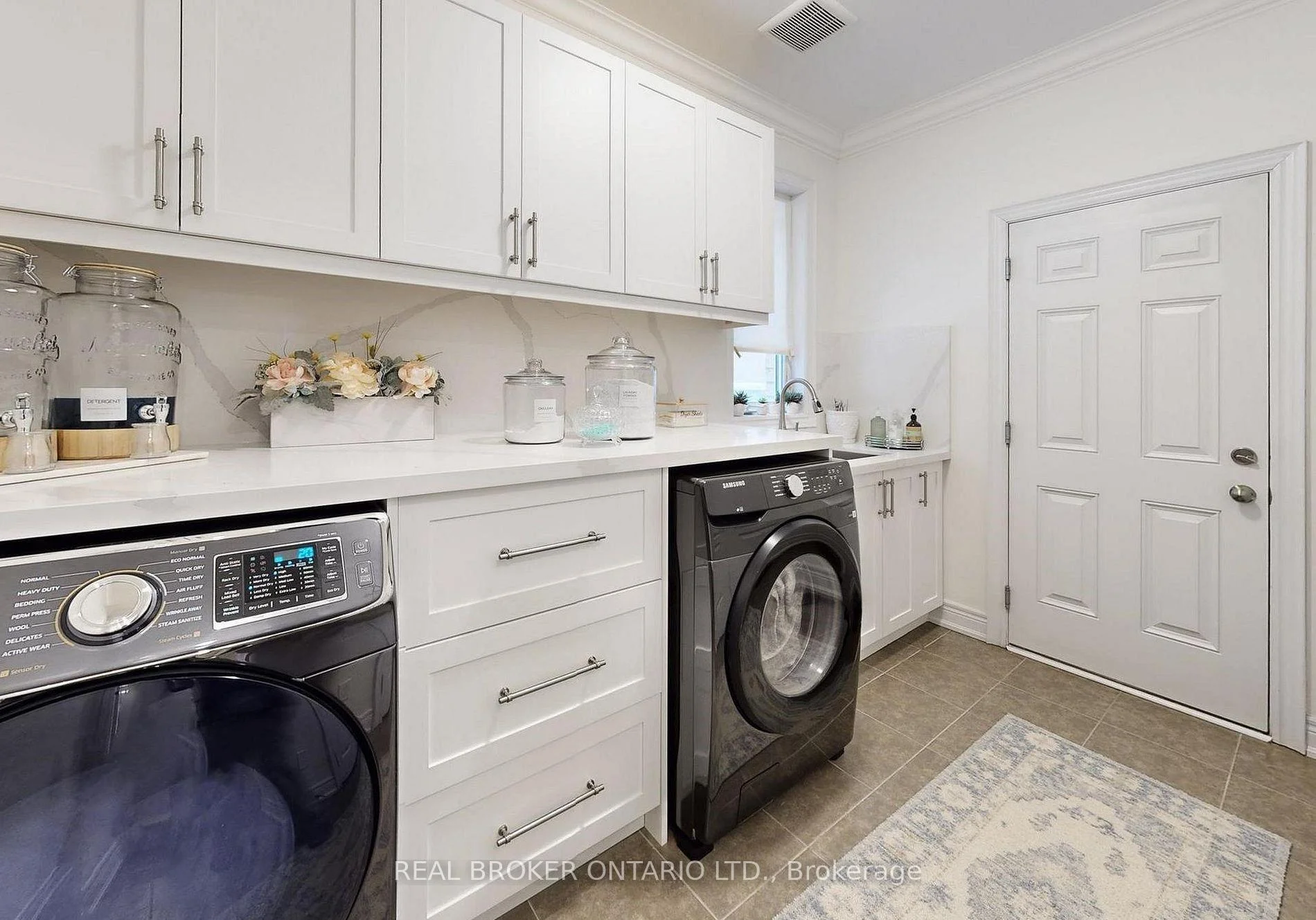 Photo 16 of 43 Fairmont Ridge Trail, King, Nobleton — HOMEH