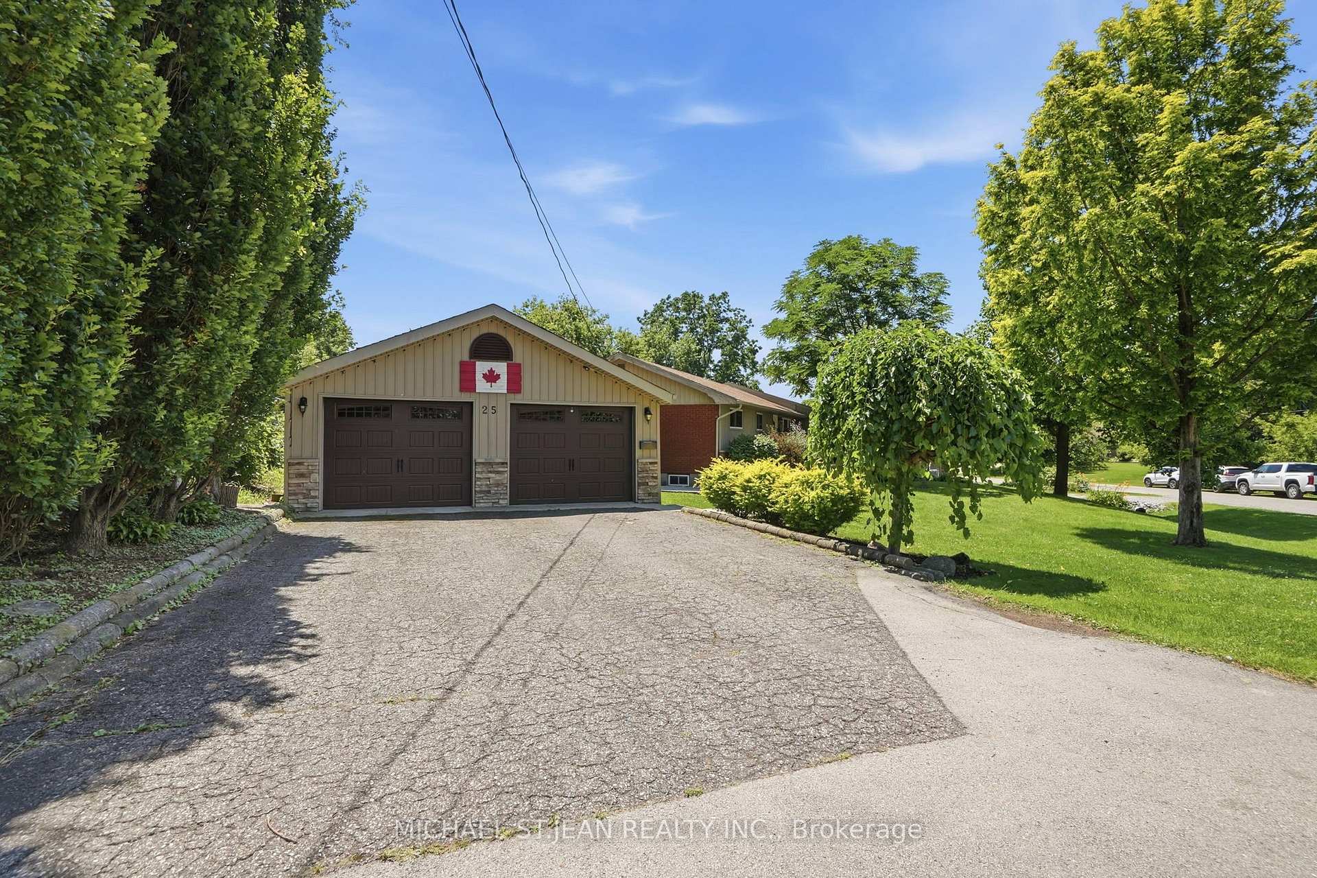 Photo 4 of 25 Saveryn Road, Hamilton, Rural Glanbrook — HOMEH