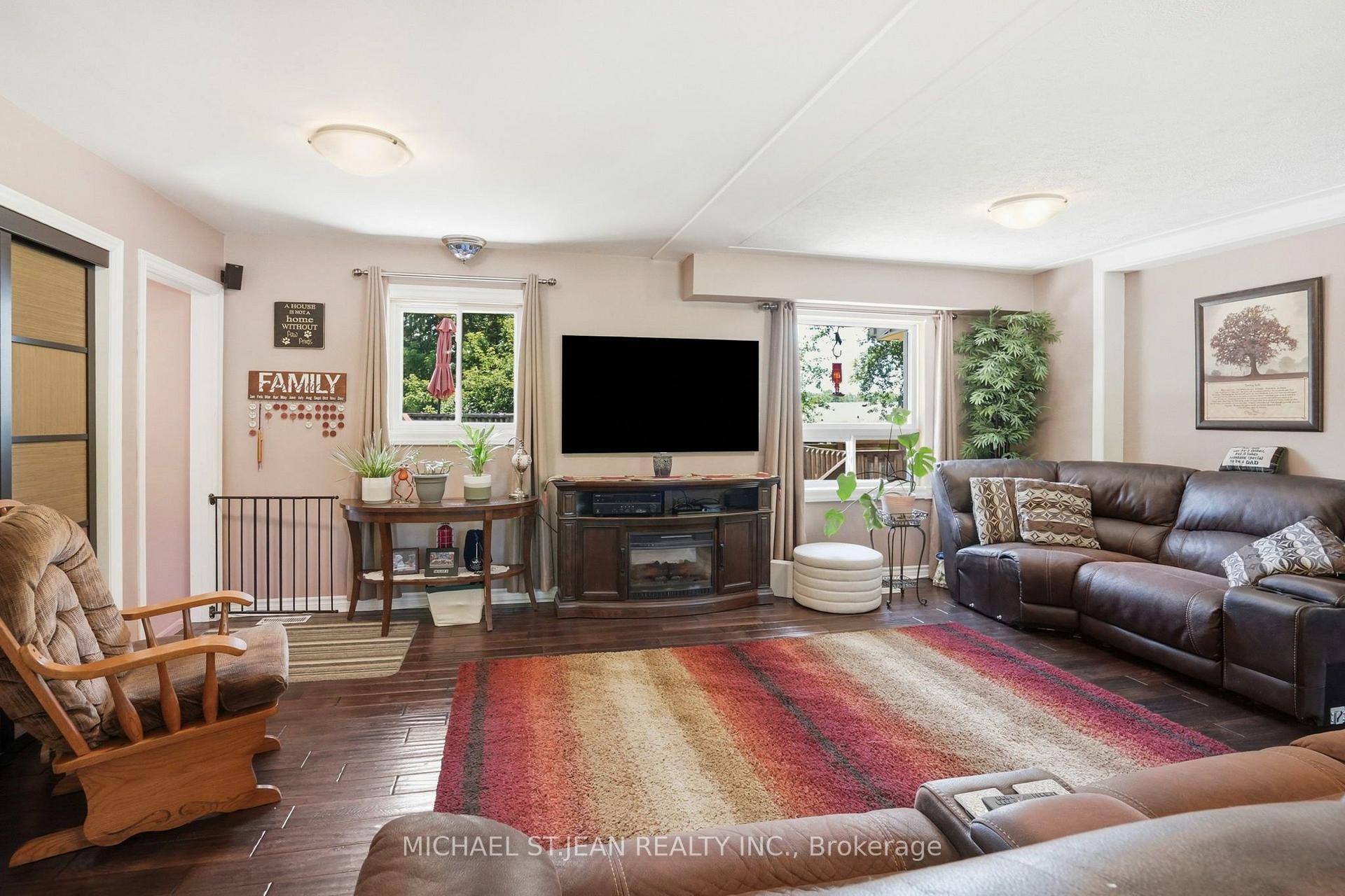Photo 9 of 25 Saveryn Road, Hamilton, Rural Glanbrook — HOMEH
