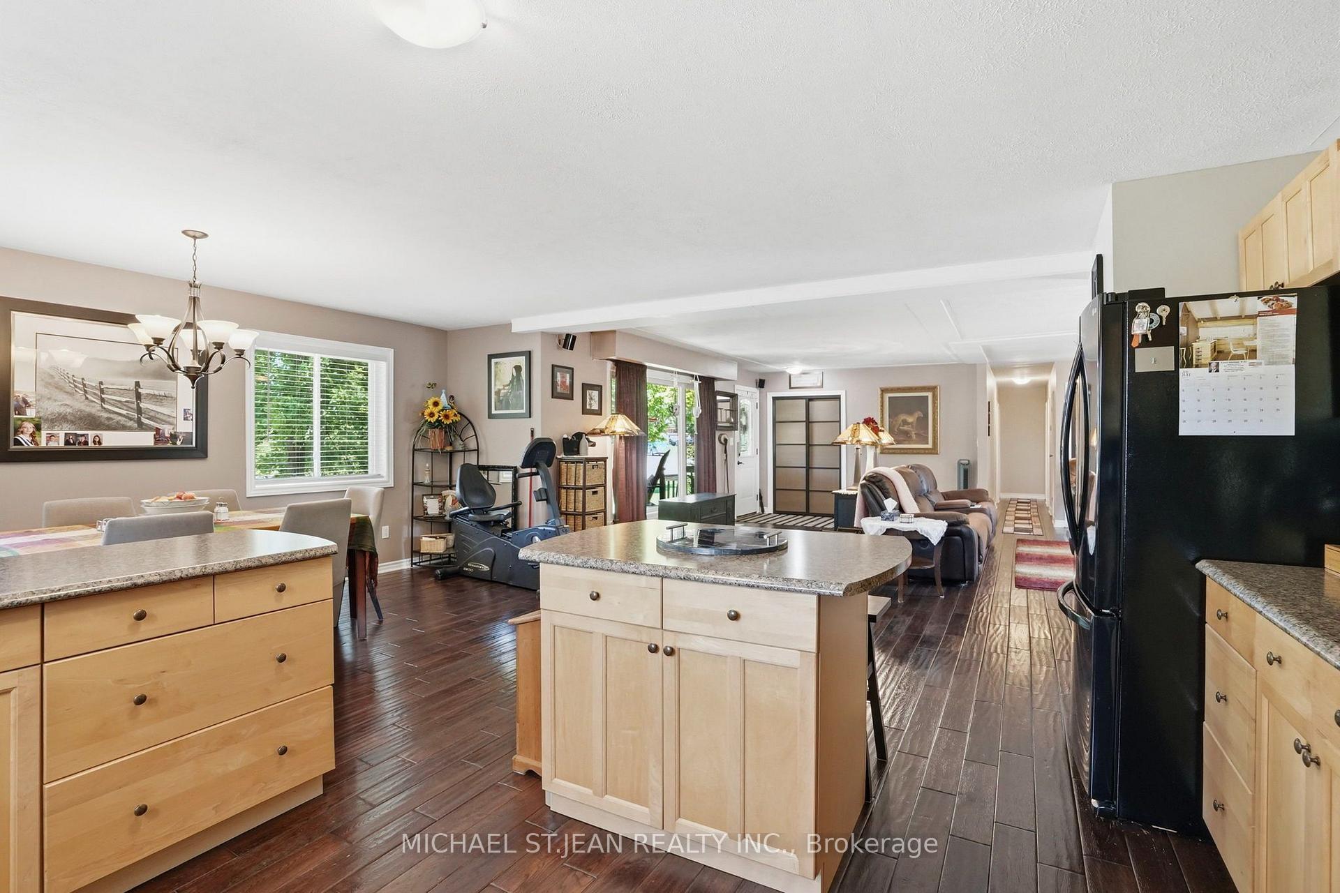 Photo 15 of 25 Saveryn Road, Hamilton, Rural Glanbrook — HOMEH
