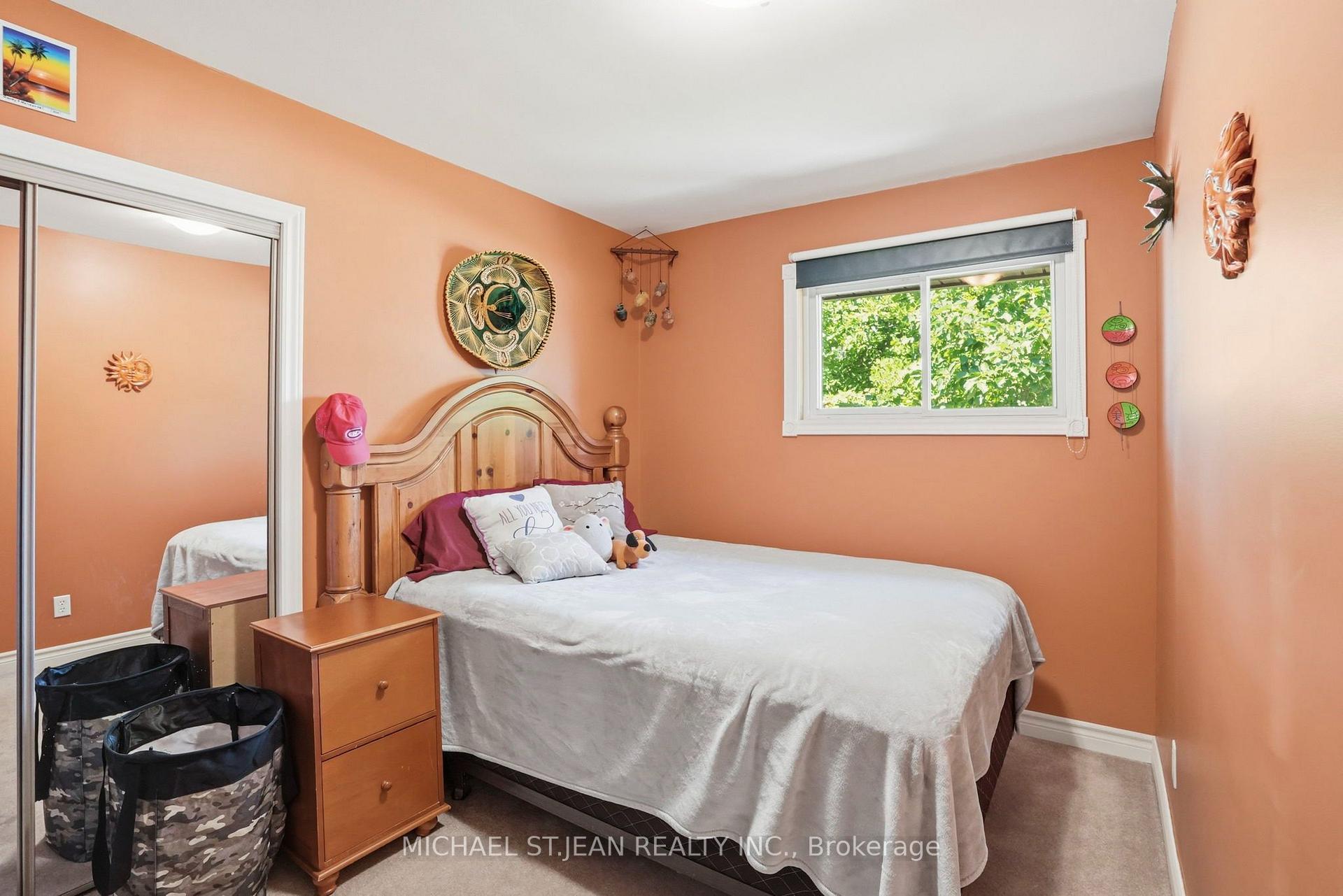 Photo 17 of 25 Saveryn Road, Hamilton, Rural Glanbrook — HOMEH