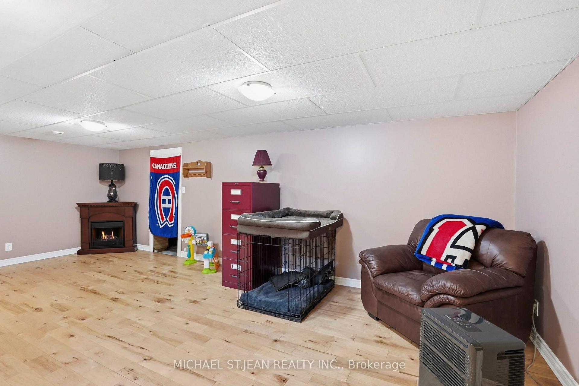 Photo 26 of 25 Saveryn Road, Hamilton, Rural Glanbrook — HOMEH