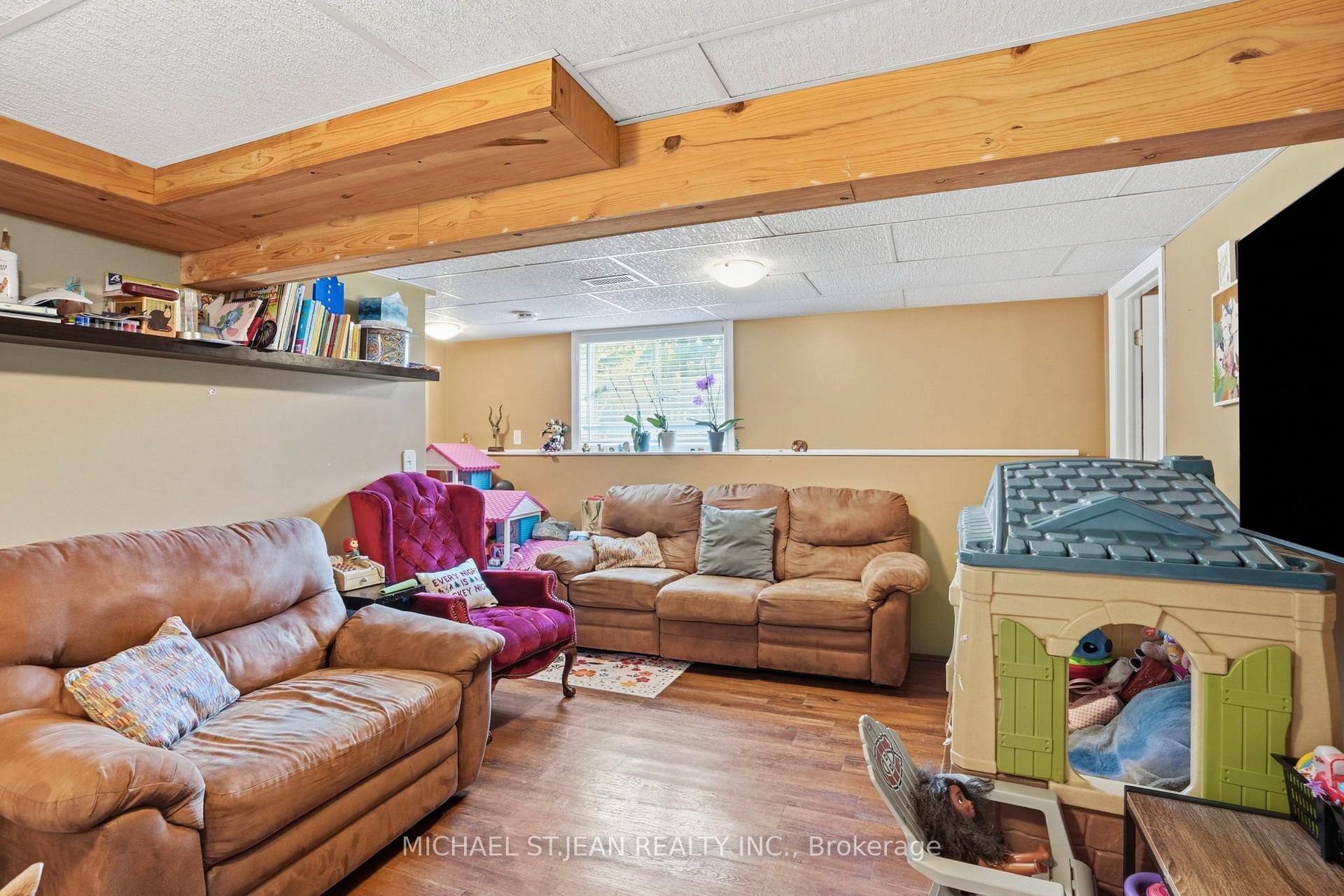 Photo 37 of 25 Saveryn Road, Hamilton, Rural Glanbrook — HOMEH