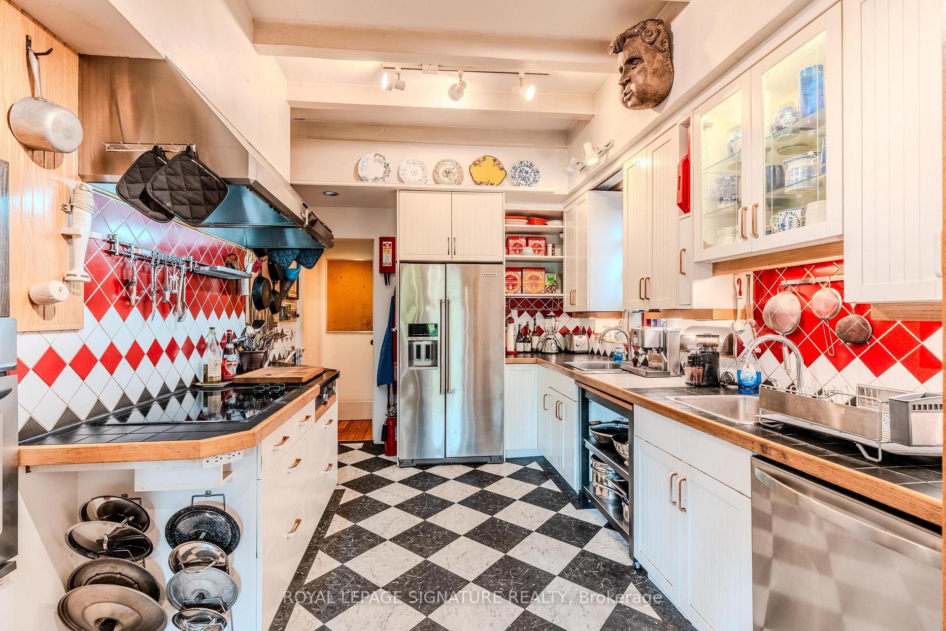 Photo 14 of Unit Main, 295 Indian Road, Toronto, High Park-Swansea — HOMEH