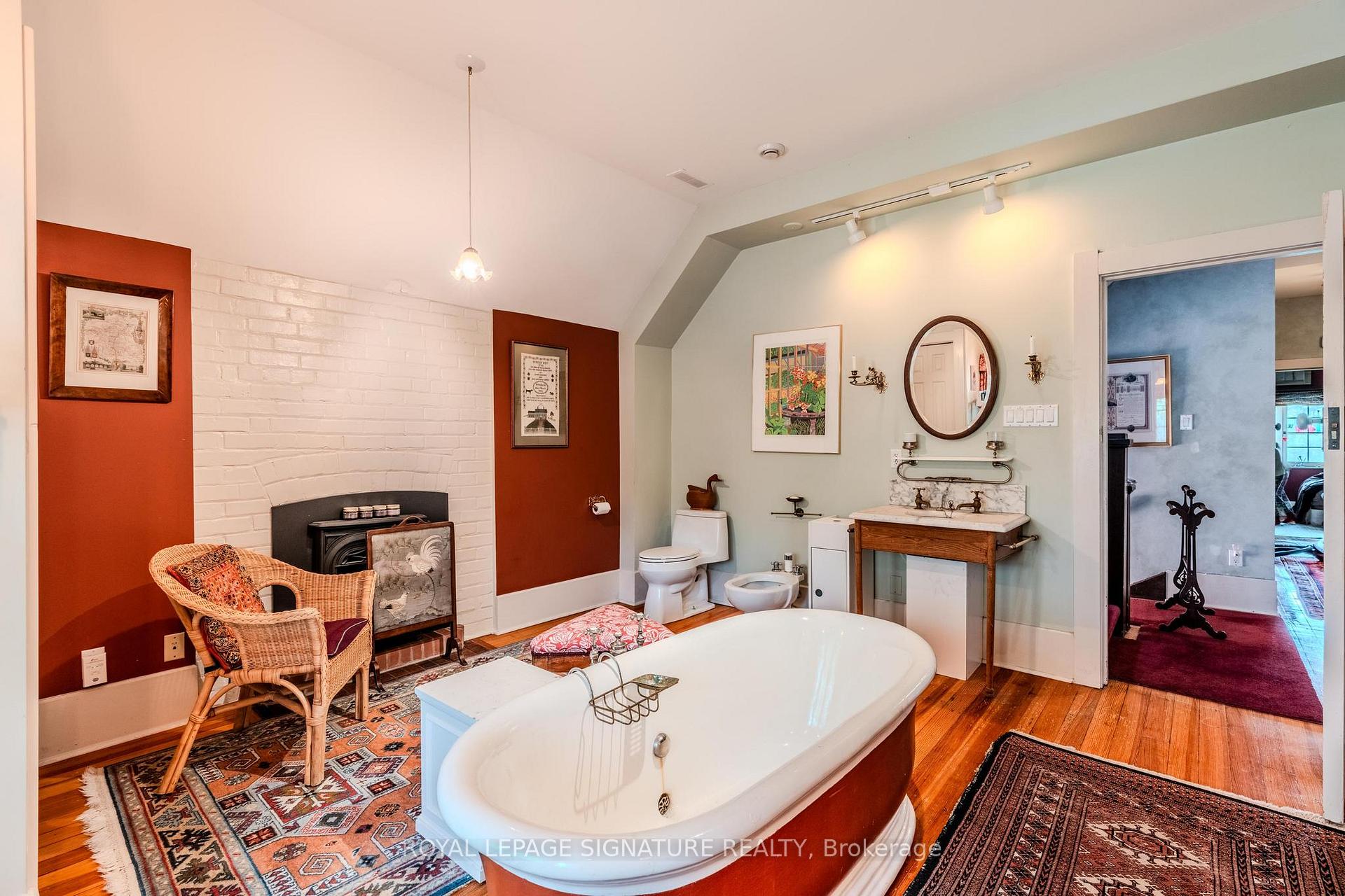 Photo 19 of Unit Main, 295 Indian Road, Toronto, High Park-Swansea — HOMEH