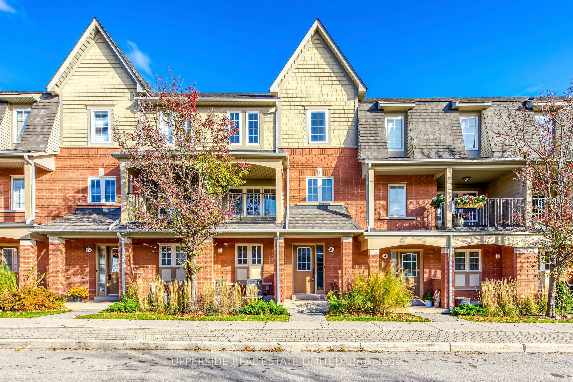 Front of Unit 5, 2341 Parkhaven Boulevard W