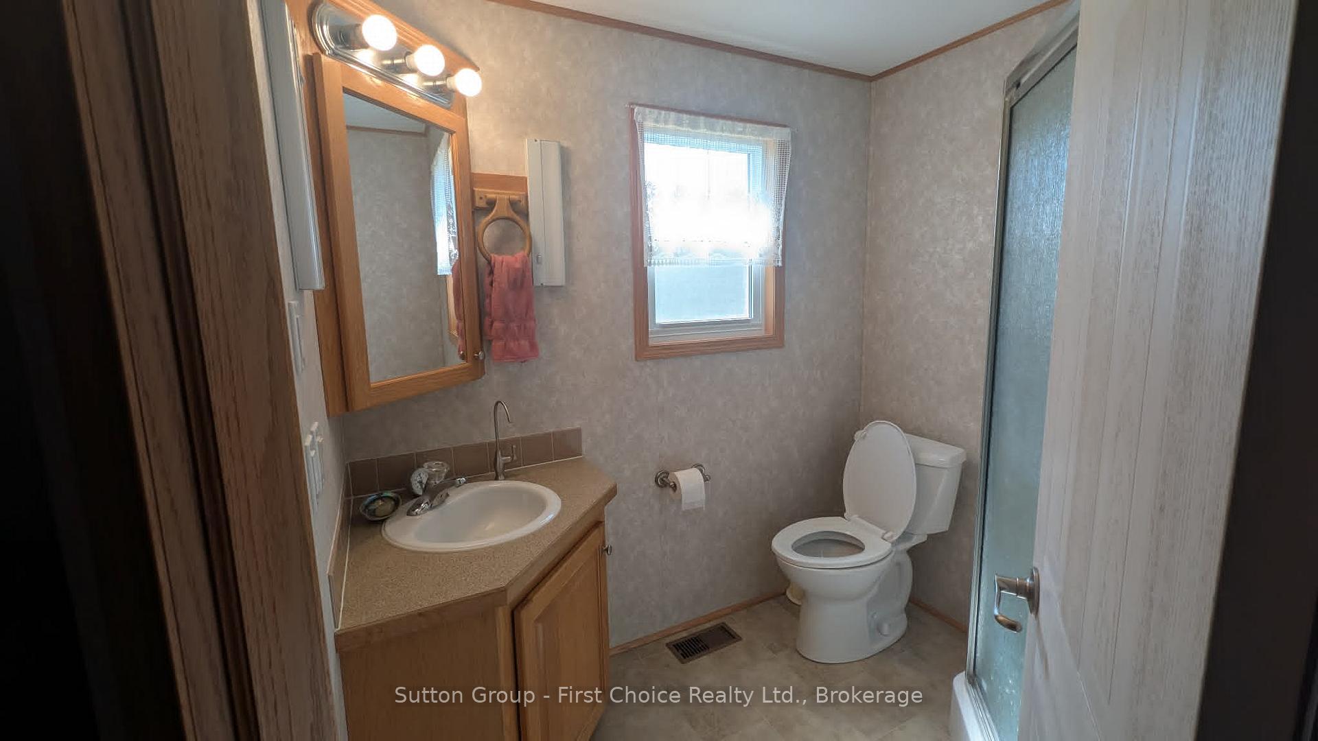 Photo 17 of 1 25 Thames Road, St. Marys — HOMEH