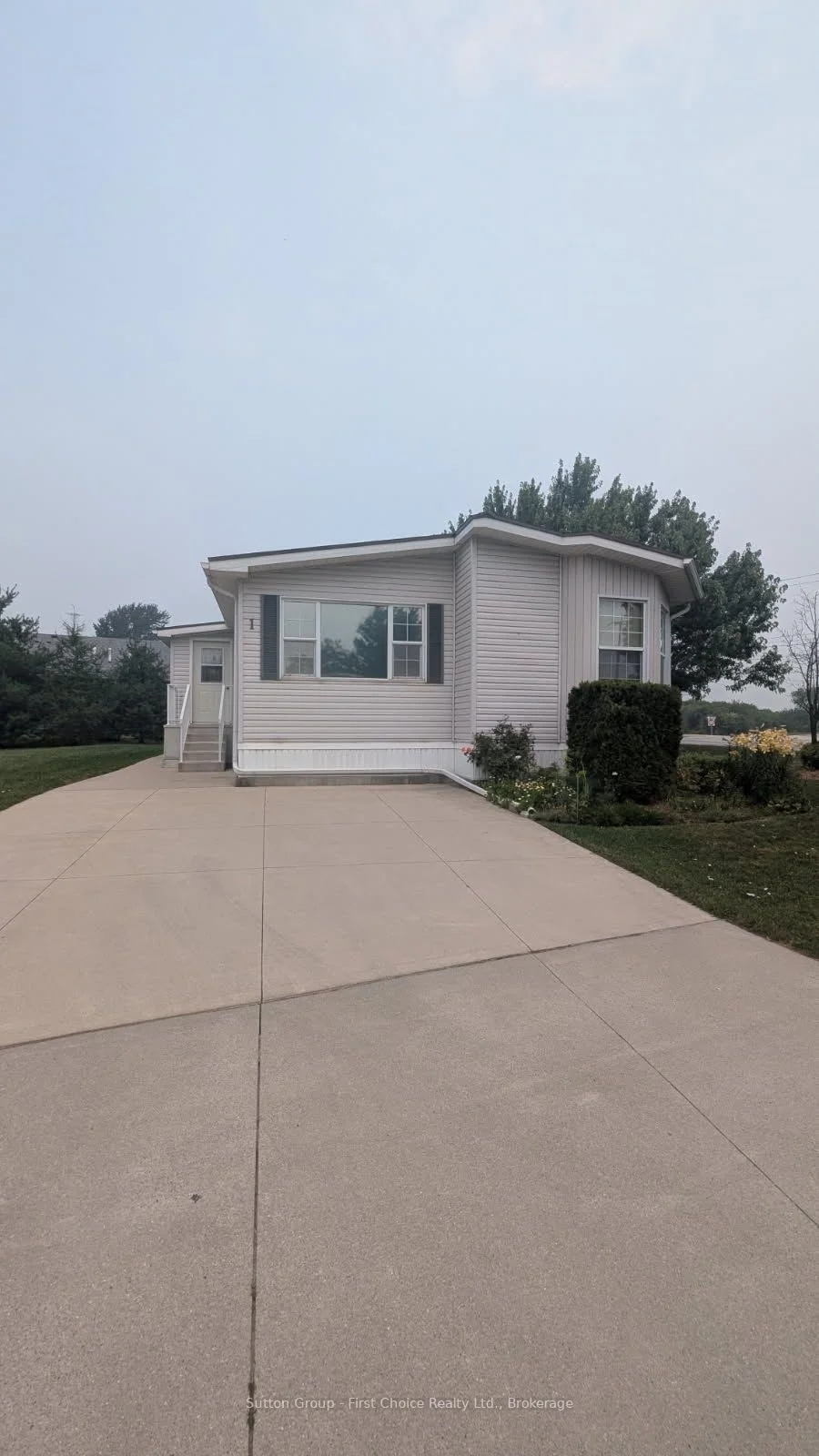 Photo 6 of 1 25 Thames Road, St. Marys — HOMEH