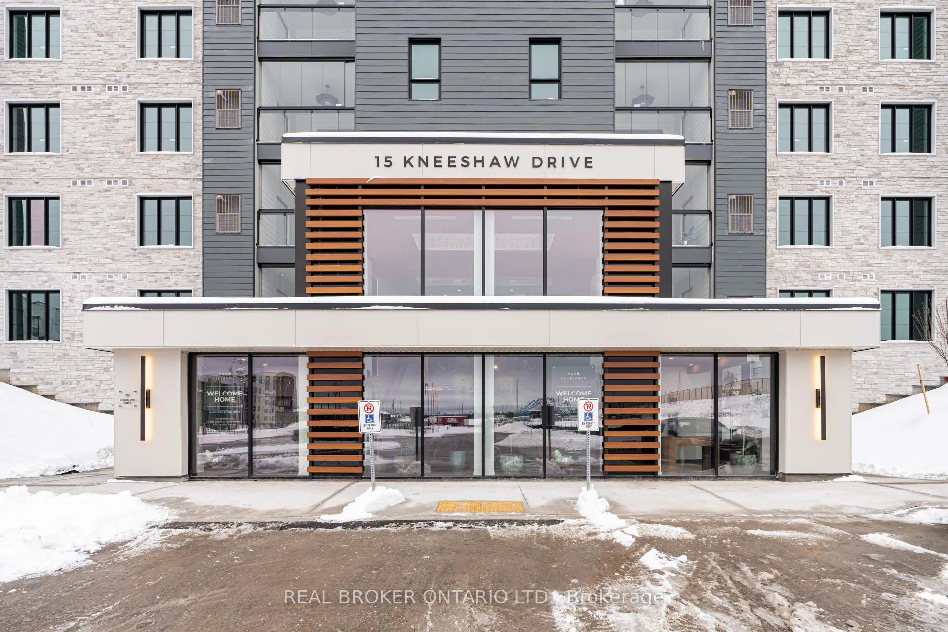 Photo 4 of Unit 413, 15 Kneeshaw Drive S, Barrie, Rural Barrie Southeast — HOMEH