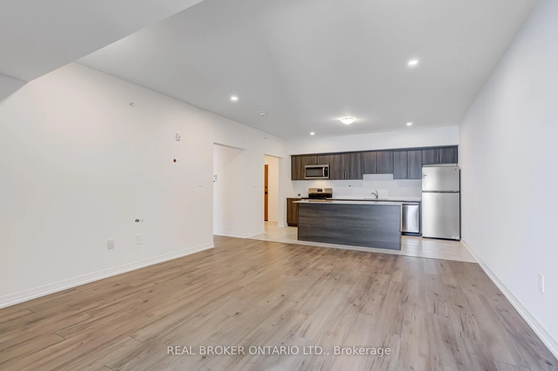 Photo 18 of Unit 413, 15 Kneeshaw Drive S, Barrie, Rural Barrie Southeast — HOMEH