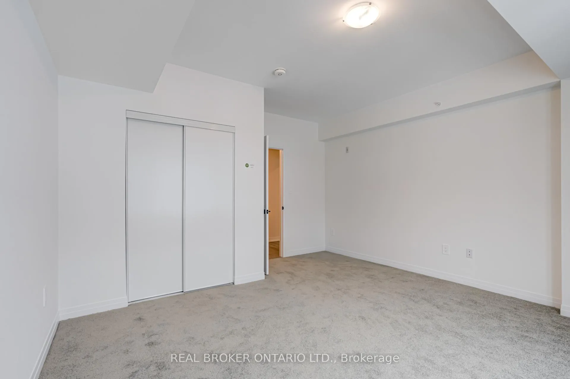 Photo 22 of Unit 413, 15 Kneeshaw Drive S, Barrie, Rural Barrie Southeast — HOMEH