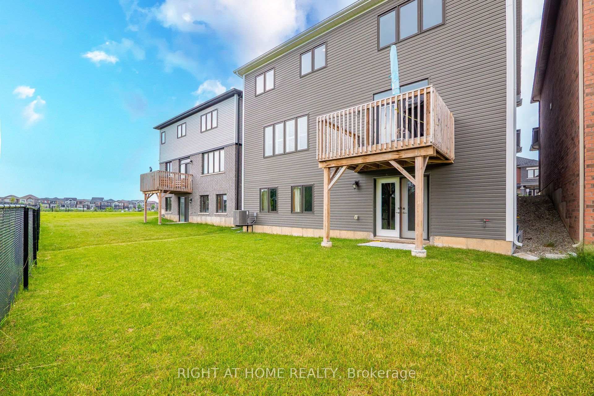 Photo 35 of 91 Monteith Drive, Brantford, Empire South — HOMEH