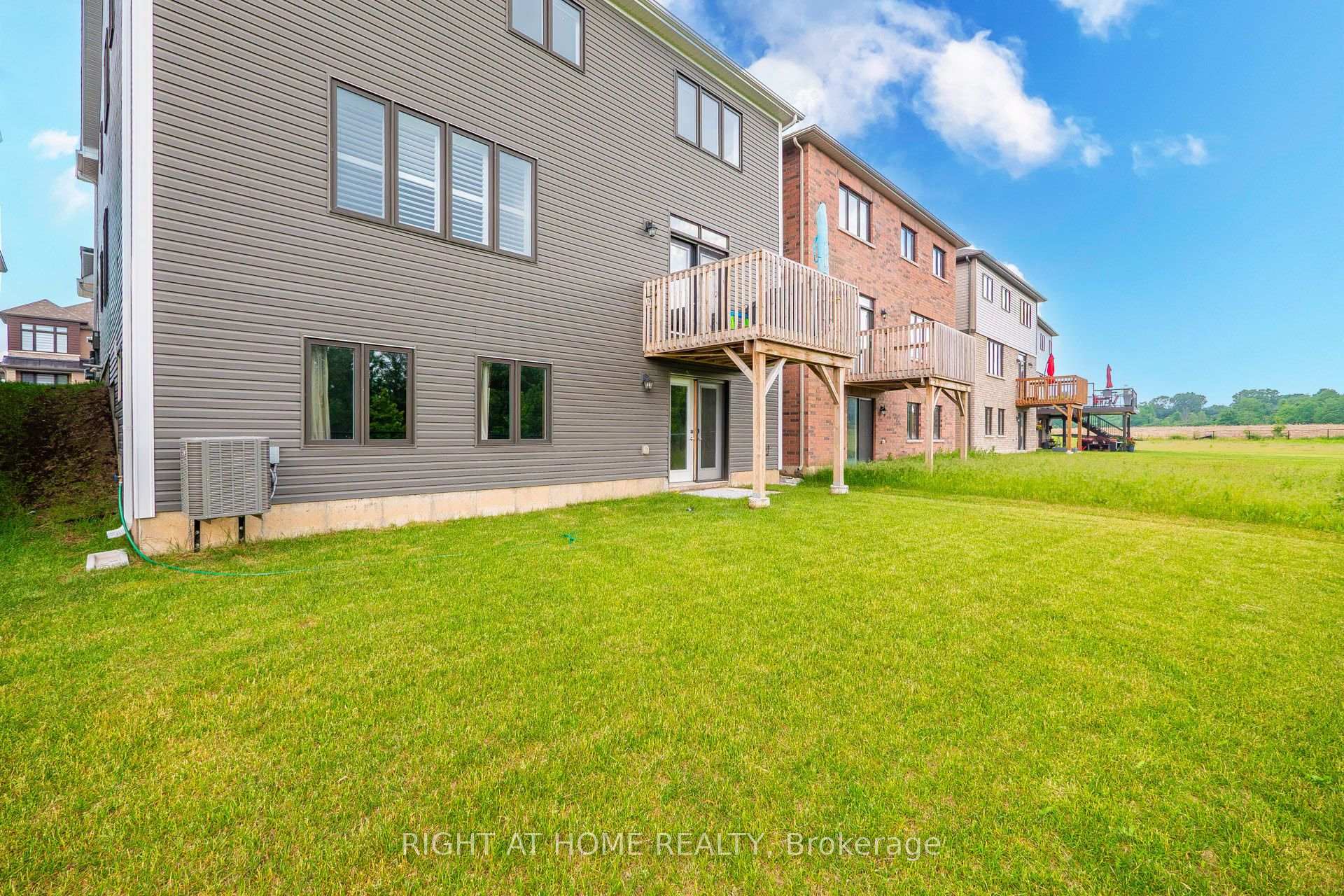 Photo 36 of 91 Monteith Drive, Brantford, Empire South — HOMEH
