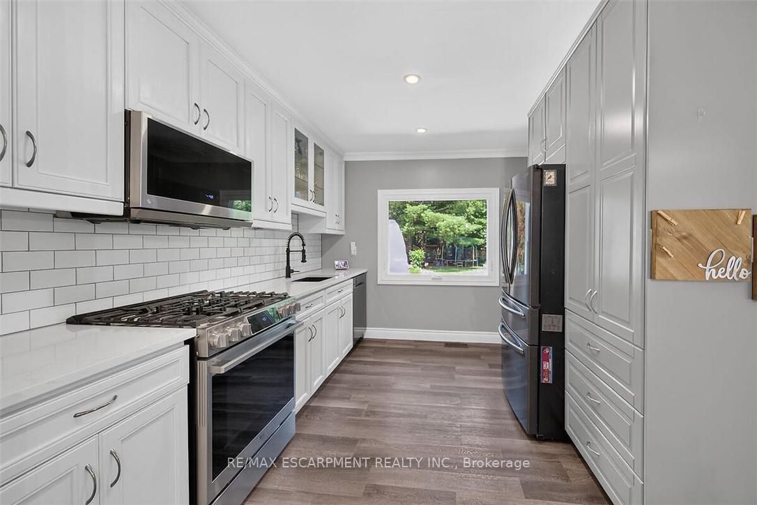 Photo 9 of 181 Central Drive, Hamilton, Ancaster — HOMEH