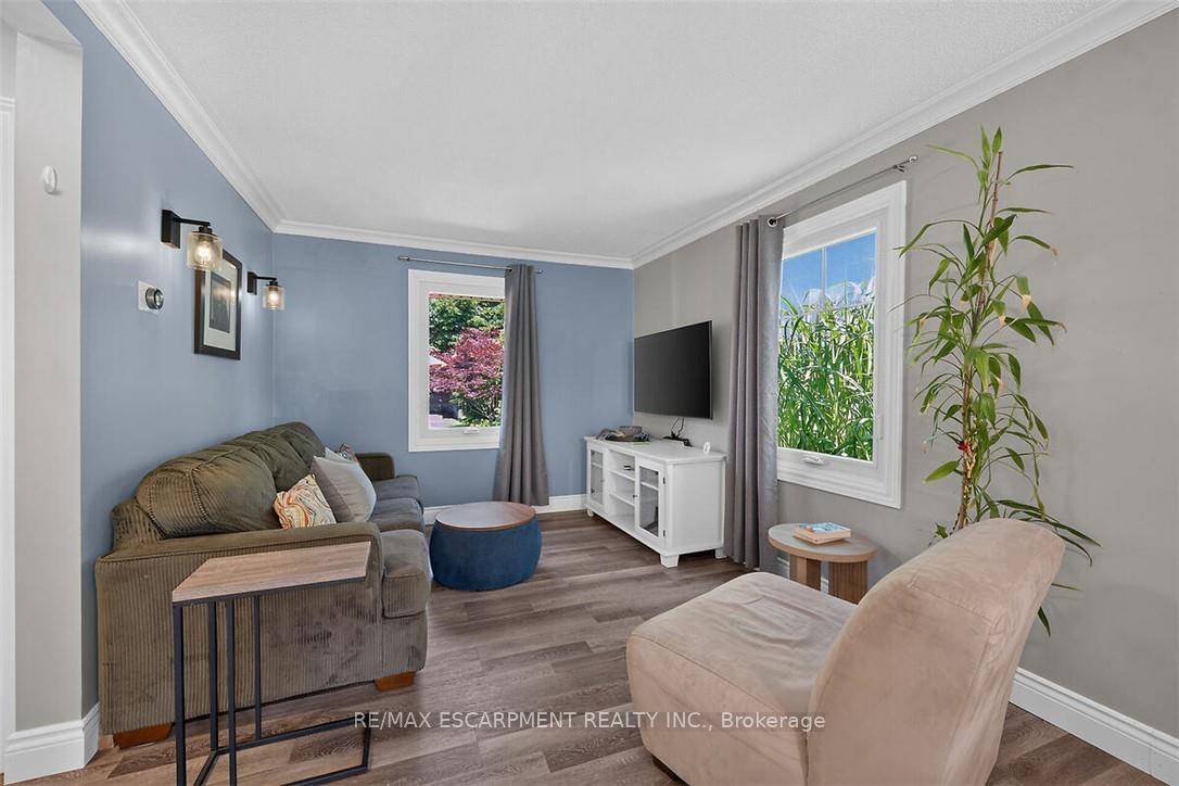 Photo 14 of 181 Central Drive, Hamilton, Ancaster — HOMEH