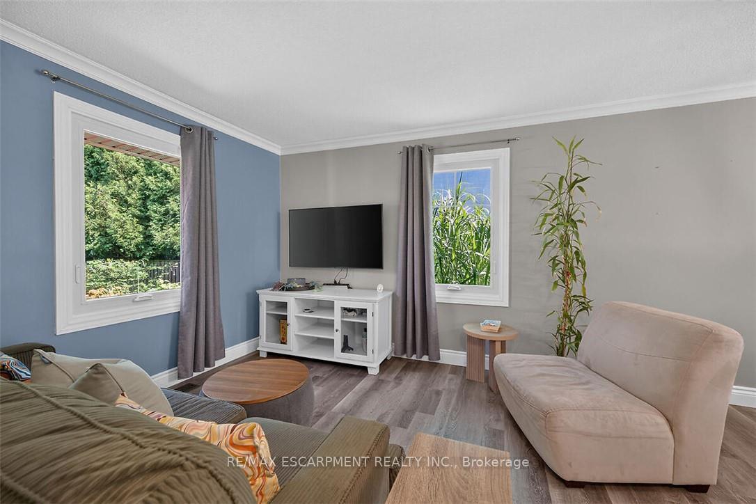 Photo 15 of 181 Central Drive, Hamilton, Ancaster — HOMEH