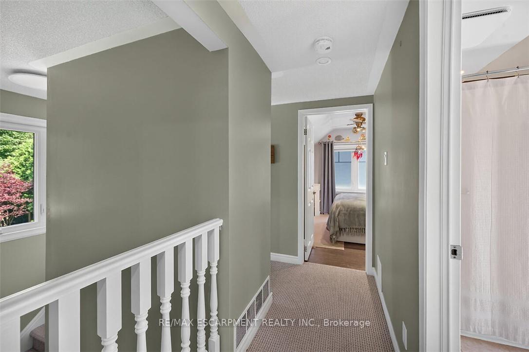 Photo 21 of 181 Central Drive, Hamilton, Ancaster — HOMEH