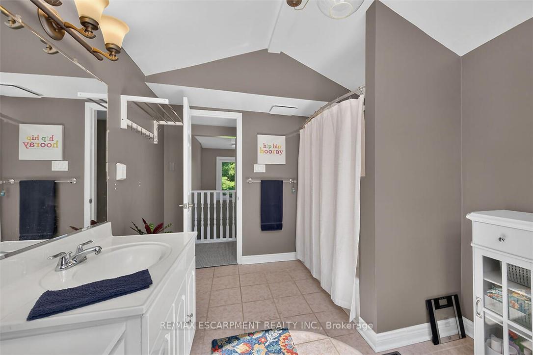Photo 24 of 181 Central Drive, Hamilton, Ancaster — HOMEH